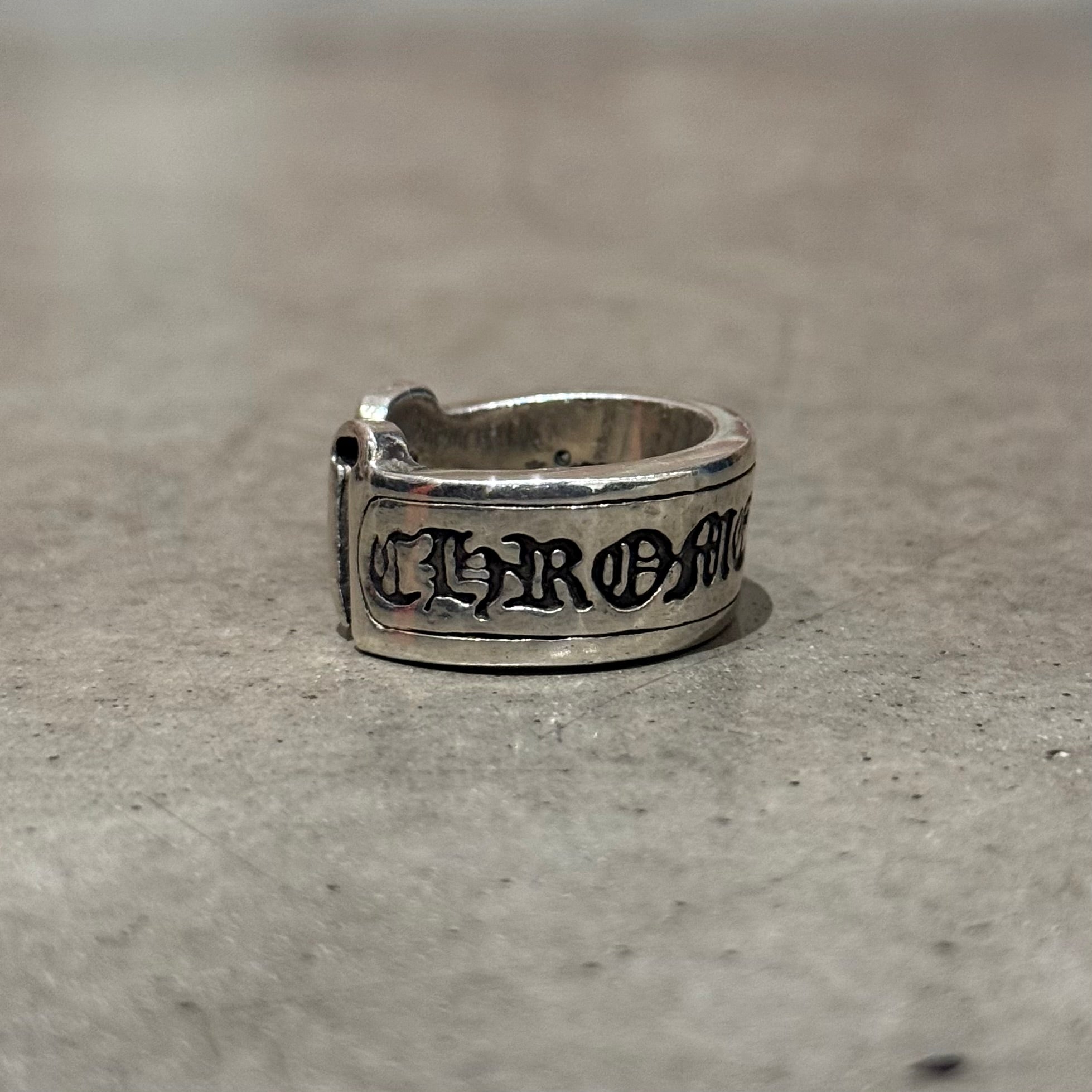 CHROME HEARTS LARGE SCROLL RING ‘SILVER’