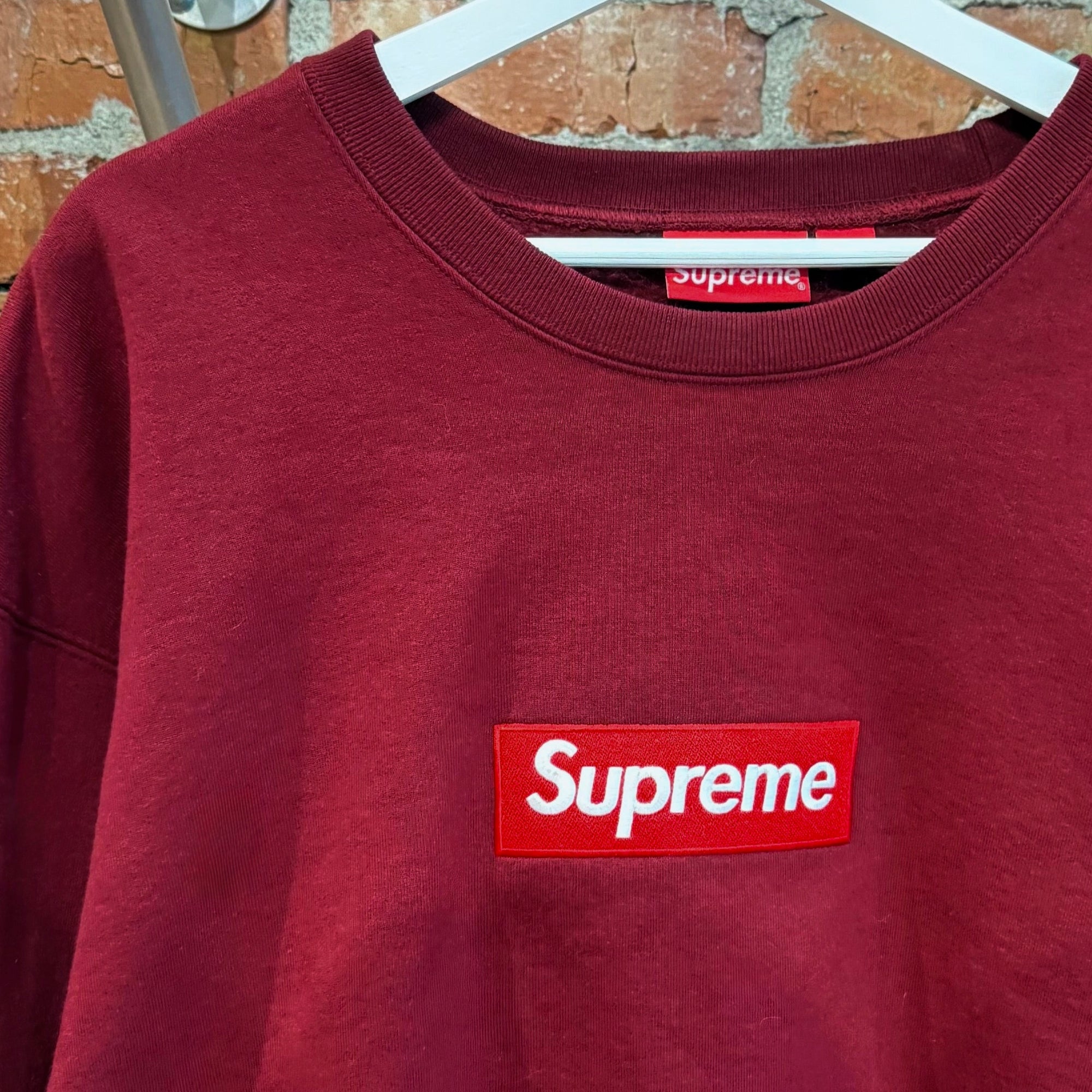 SUPREME FW22 BOX LOGO CREWNECK ‘BURGUNDY’
