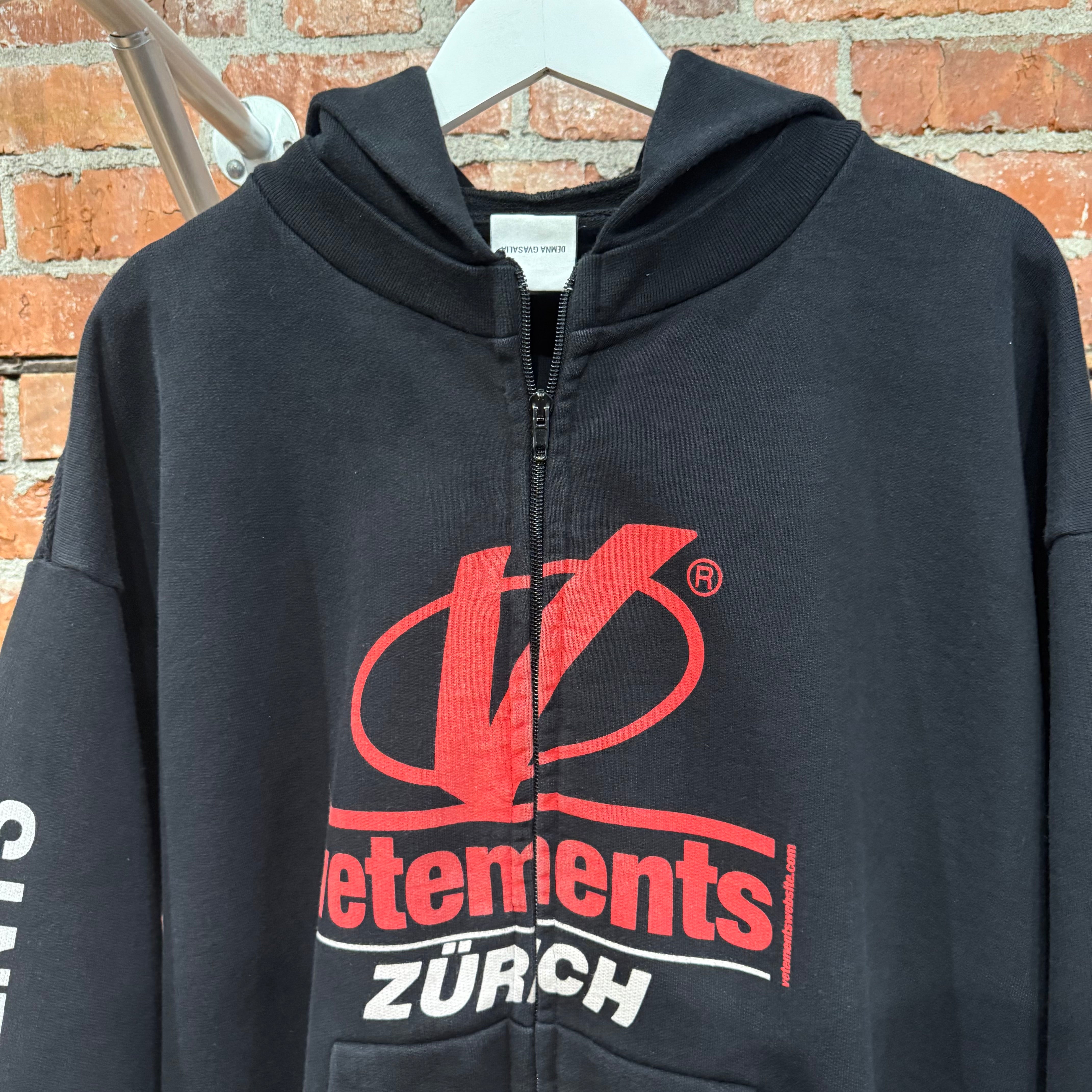 VETEMENTS SS18 ZURICH REVERSIBLE ZIP UP HOODIE 'BLACK' – Sadō Room