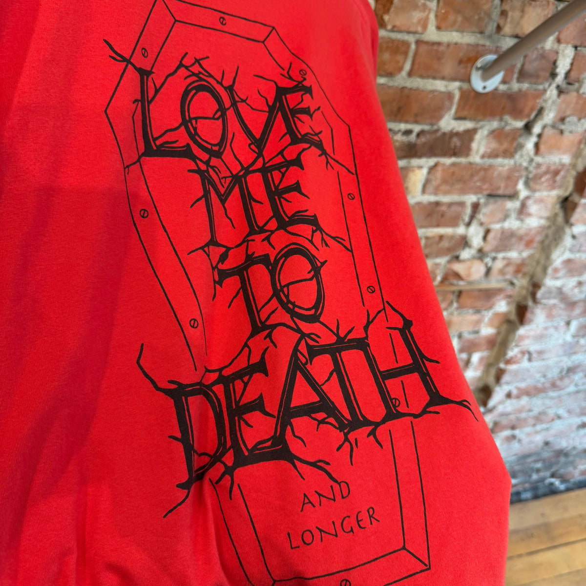 VETEMENTS AW18 LOVE ME TO DEATH LONGSLEEVE ‘RED’