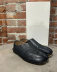 MAISON MARGIELA TABI FLATS ‘BLACK’