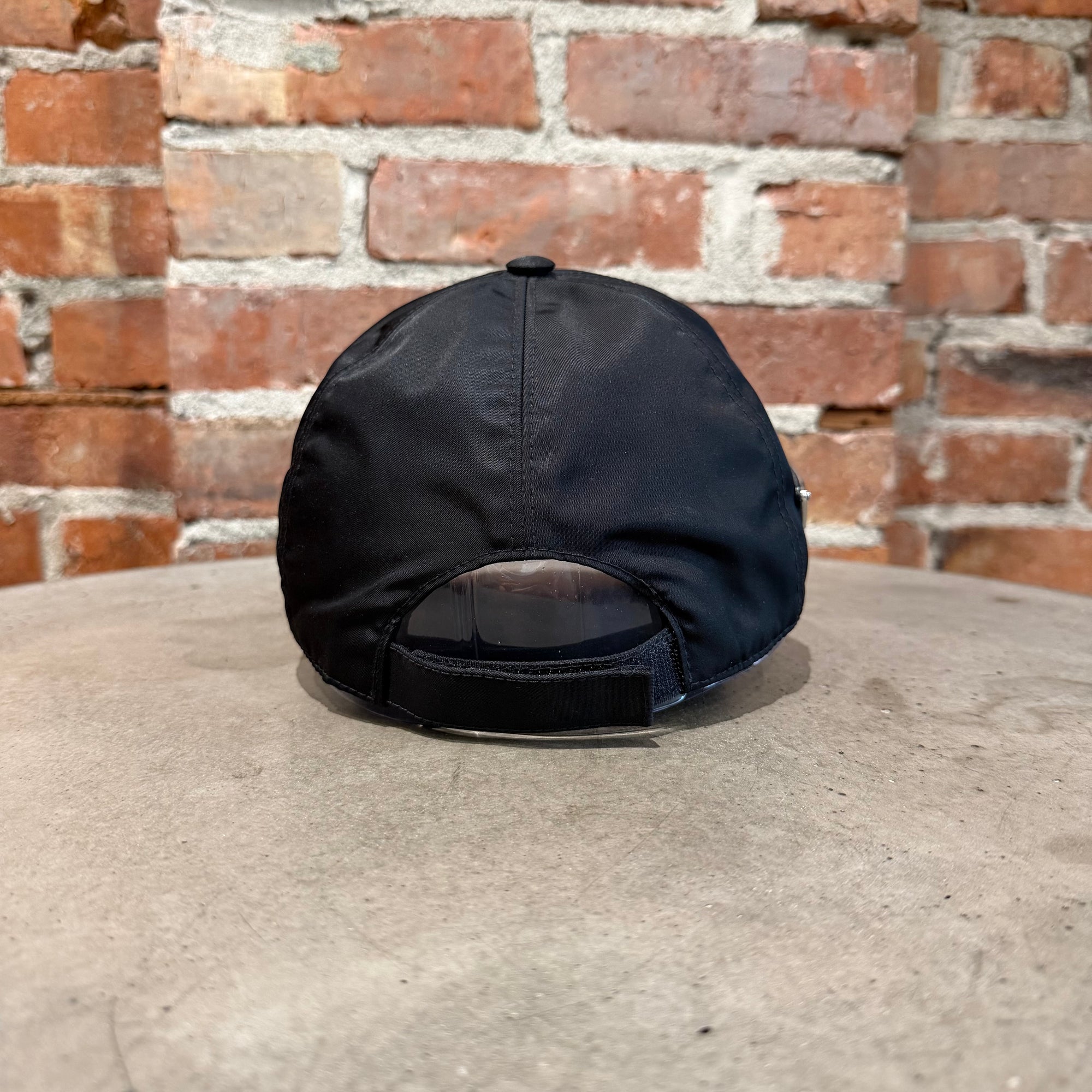 PRADA RE-NYLON BADGE BASEBALL CAP ‘BLACK’