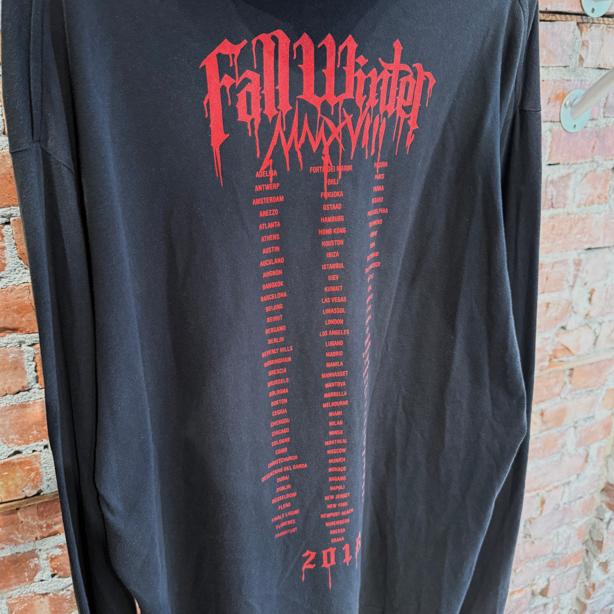 VETEMENTS AW18 HEAVY METAL TOUR HOODIE ‘BLACK’