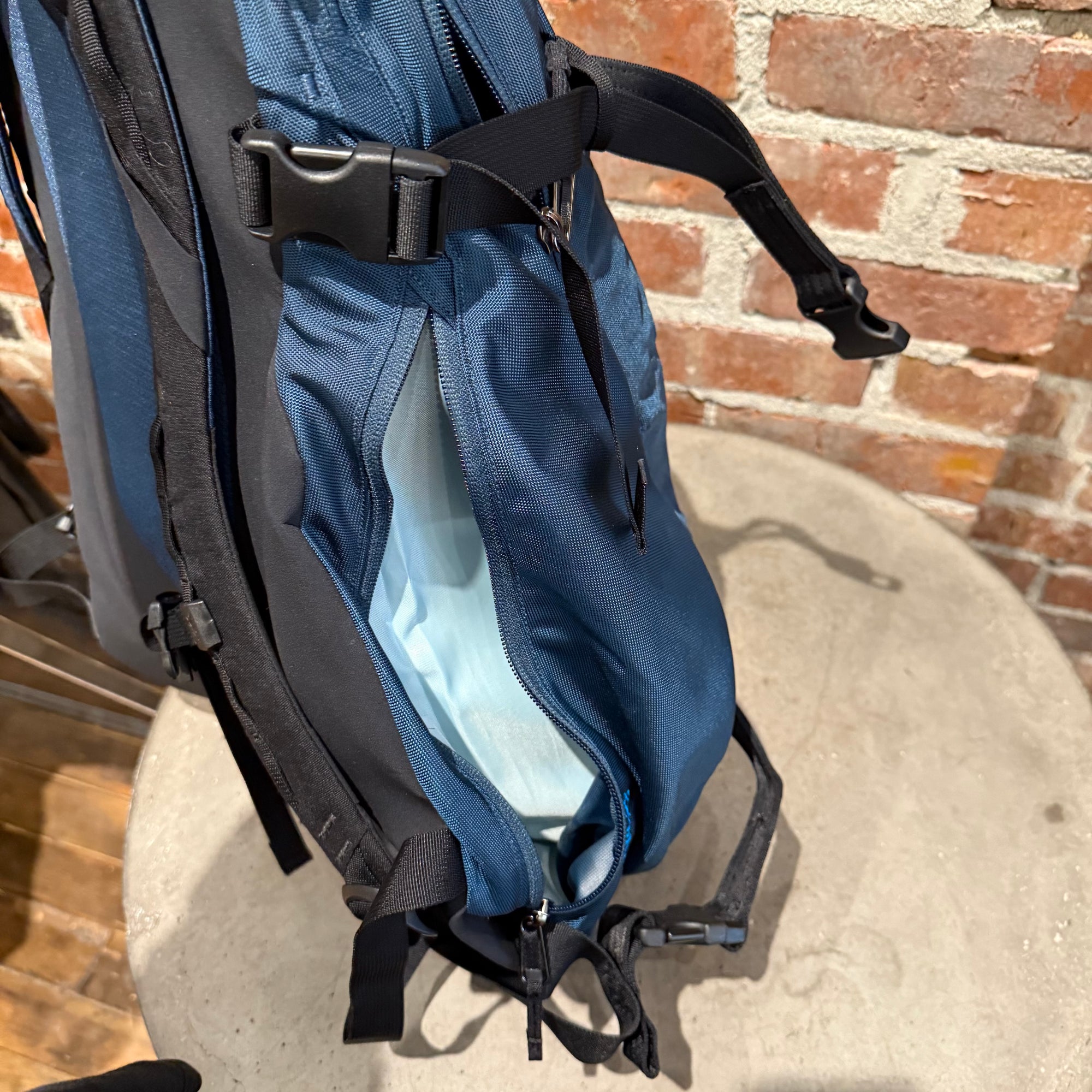 ARC’TERYX QUINTIC 28 L BACKPACK ’BLUE’