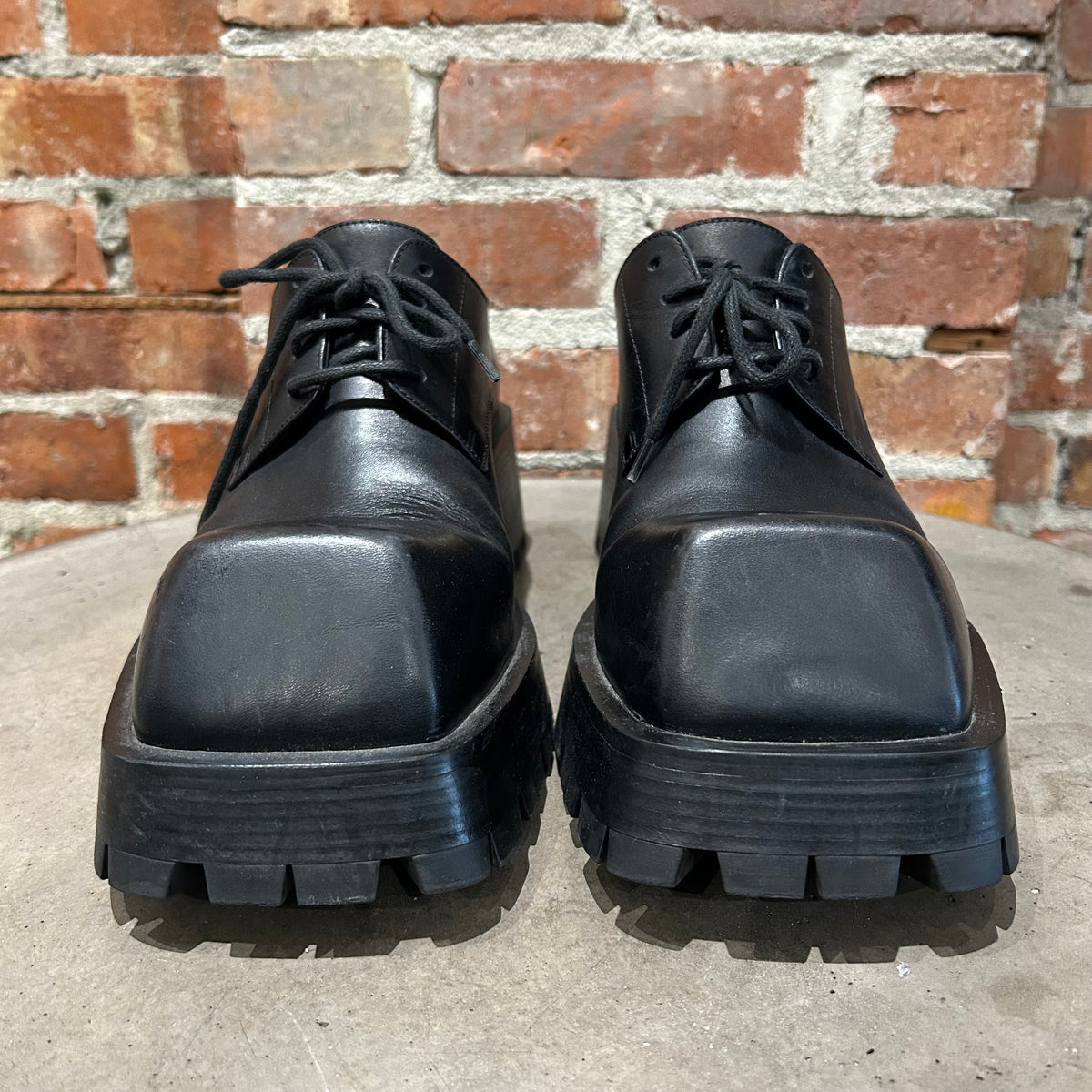 BALENCIAGA LEATHER TROOPER DERBIES ‘BLACK’