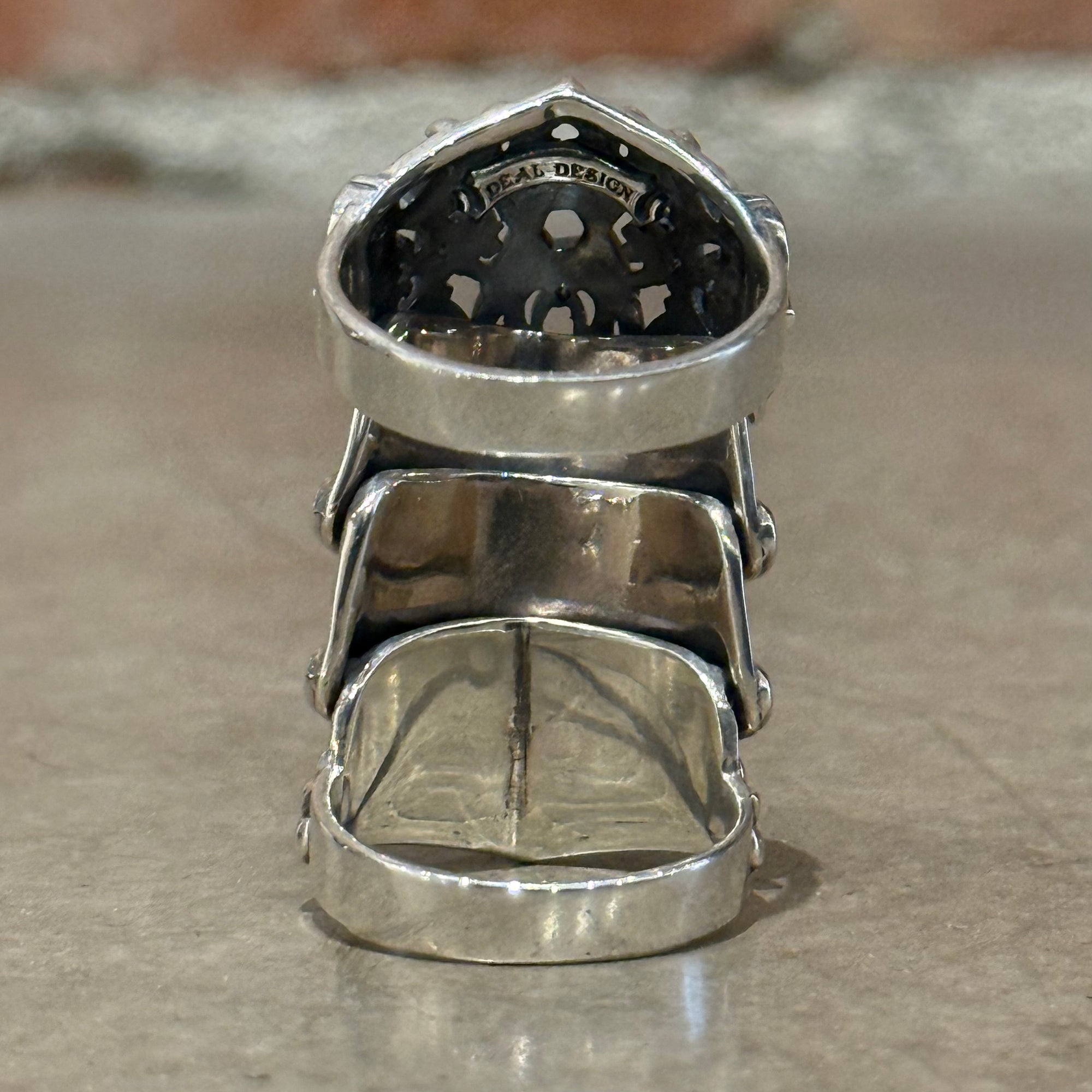 DEAL DESIGN FULL SHADE ARMOR RING 'SILVER'