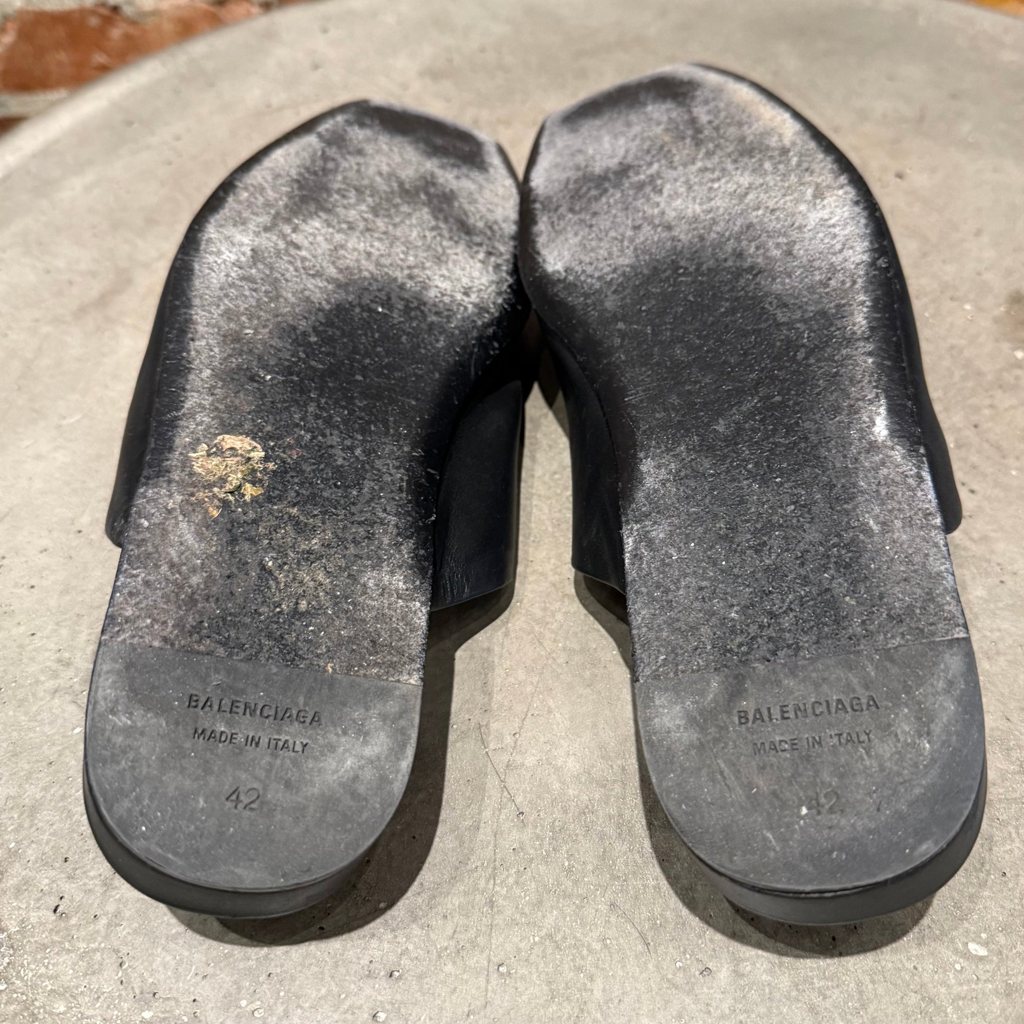 BALENCIAGA CALFSKIN LEATHER COSY BB MULES ‘BLACK’