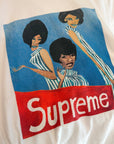 SUPREME FW18 "THE SUPREMES" TEE ‘MULTI’