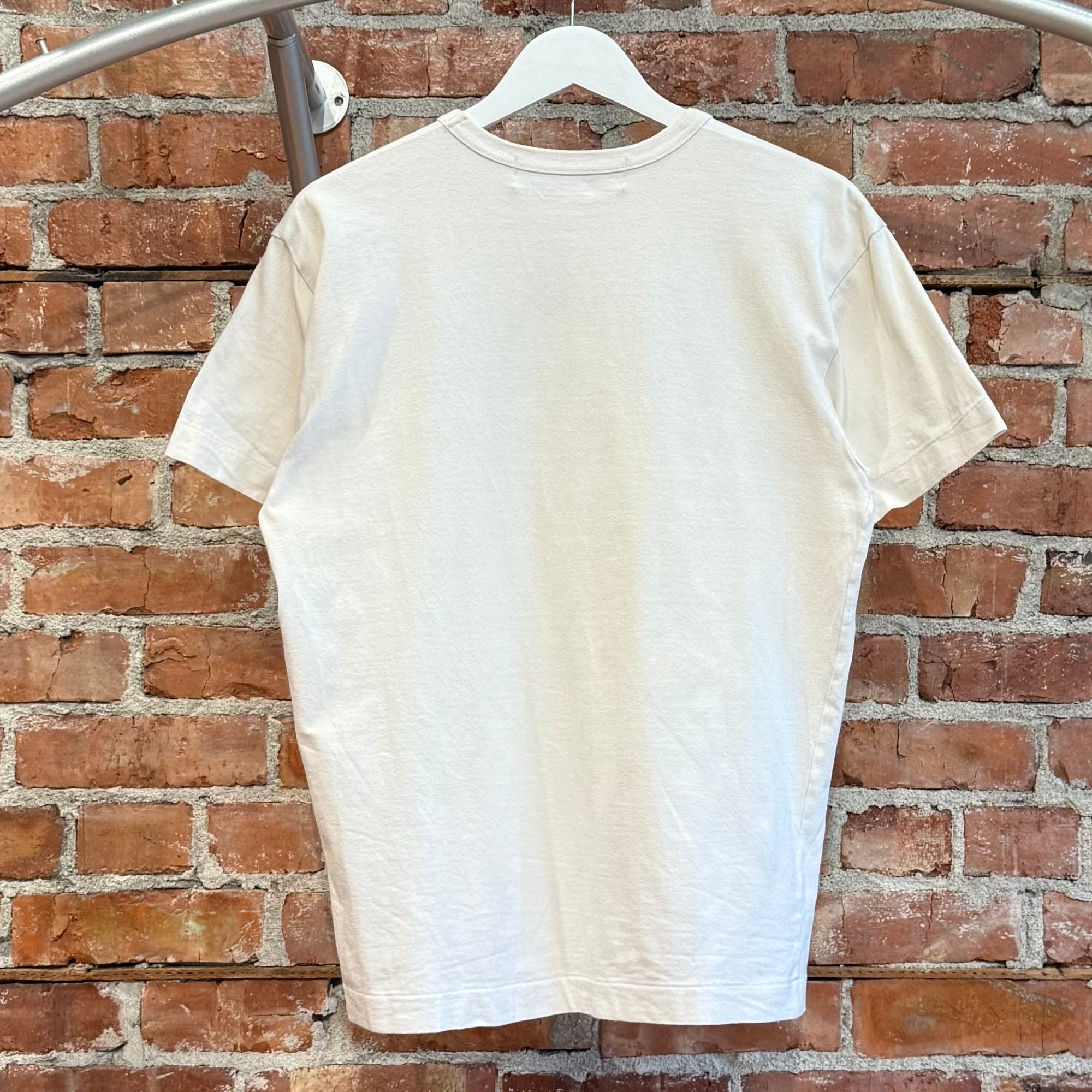 COMME DES GARÇON PLAY REVERSE LOGO TEE ‘WHITE’