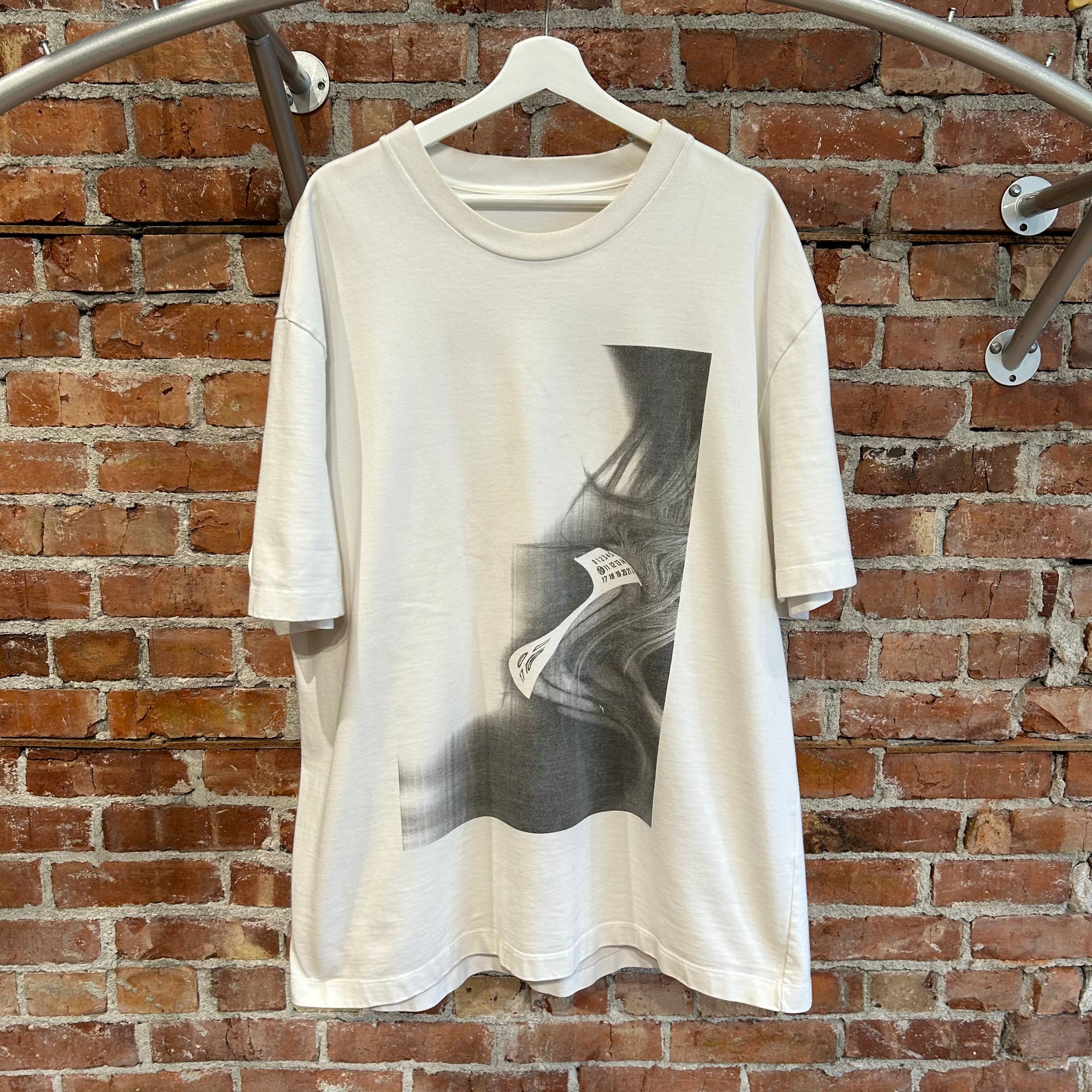 MAISON MARGIELA ILLUSION PRINT TEE ‘WHITE’