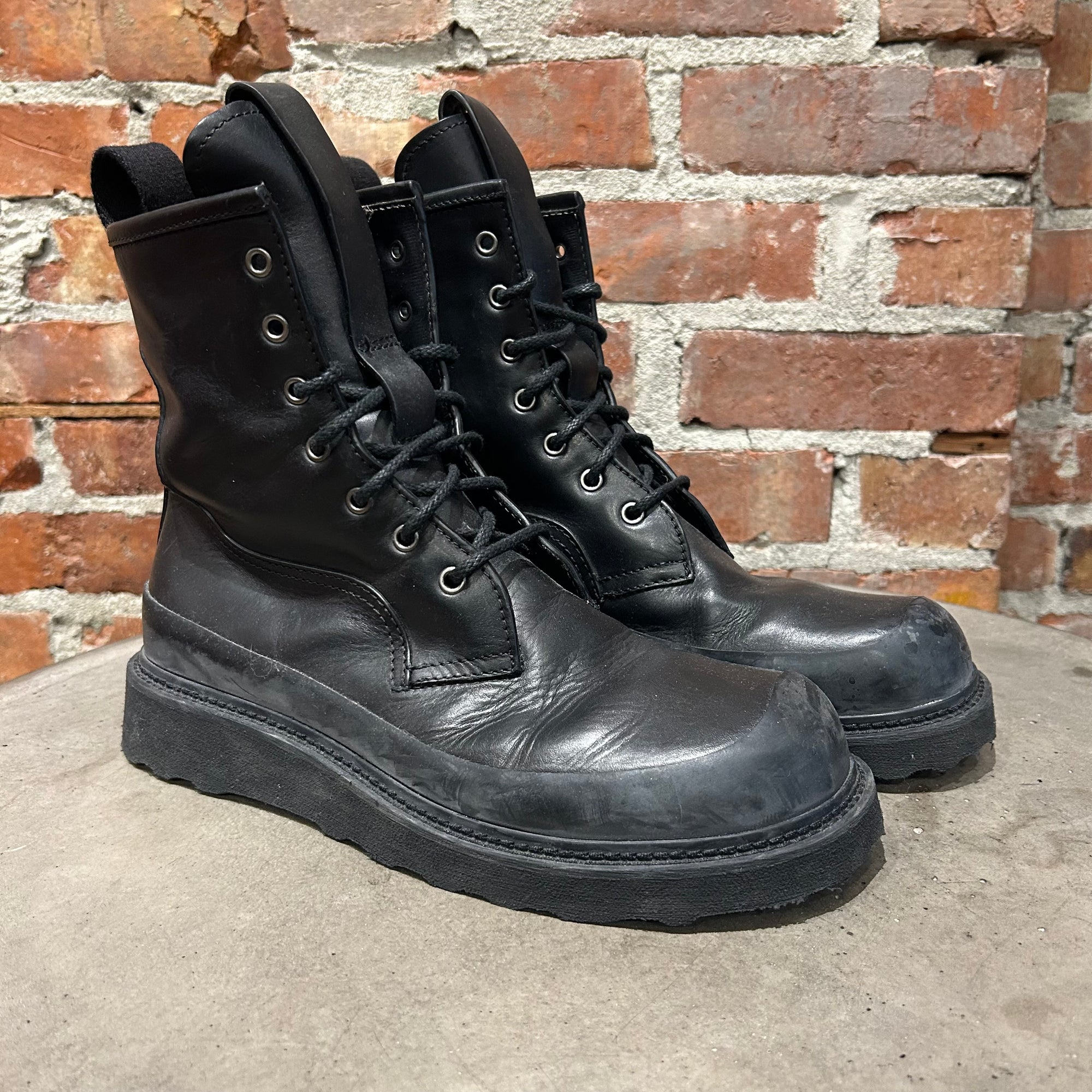 BOTTEGA VENETA STORM CUIR COMBAT BOOTS ‘BLACK’