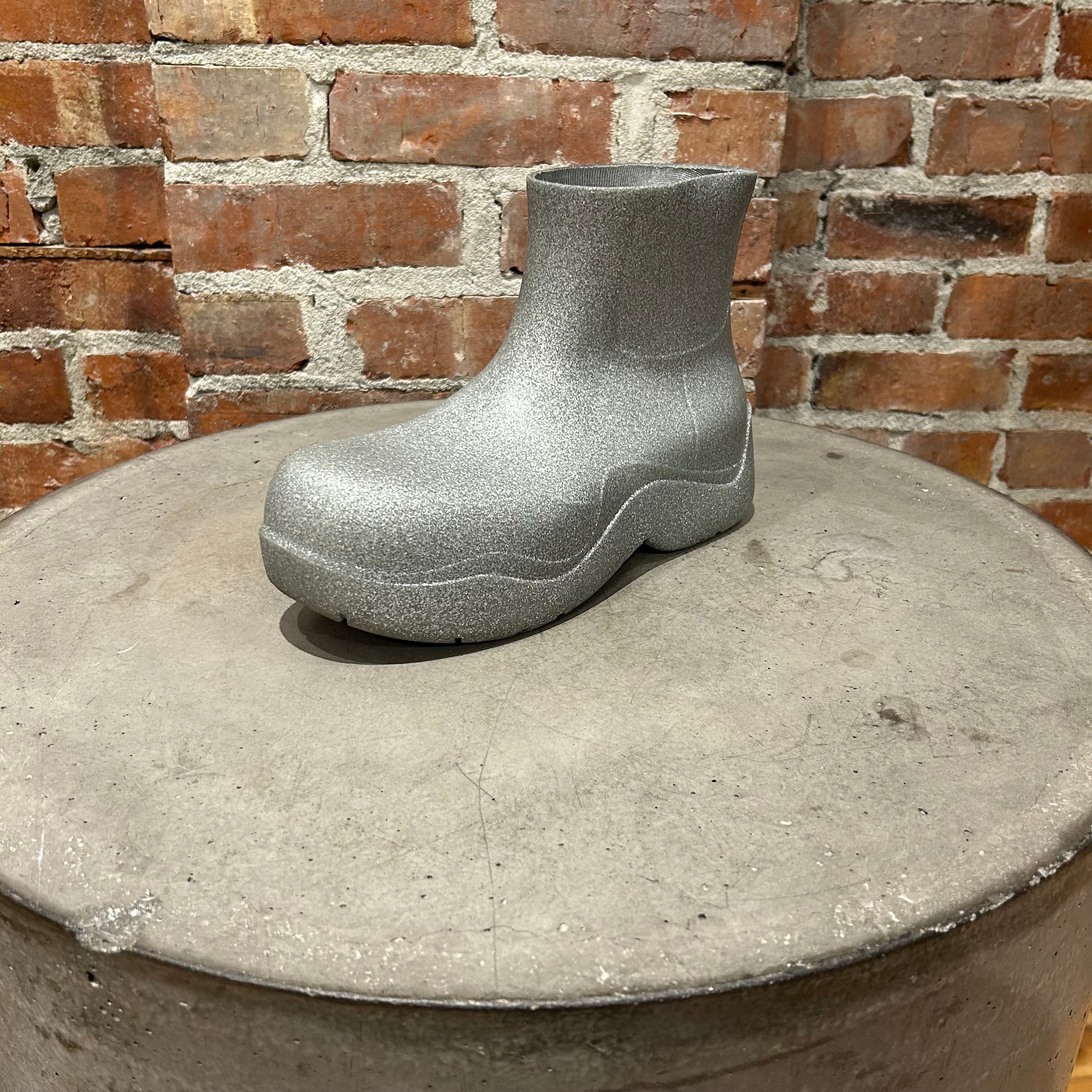 BOTTEGA VENETA PUDDLE BOOTS 'SILVER' – Sadō Room