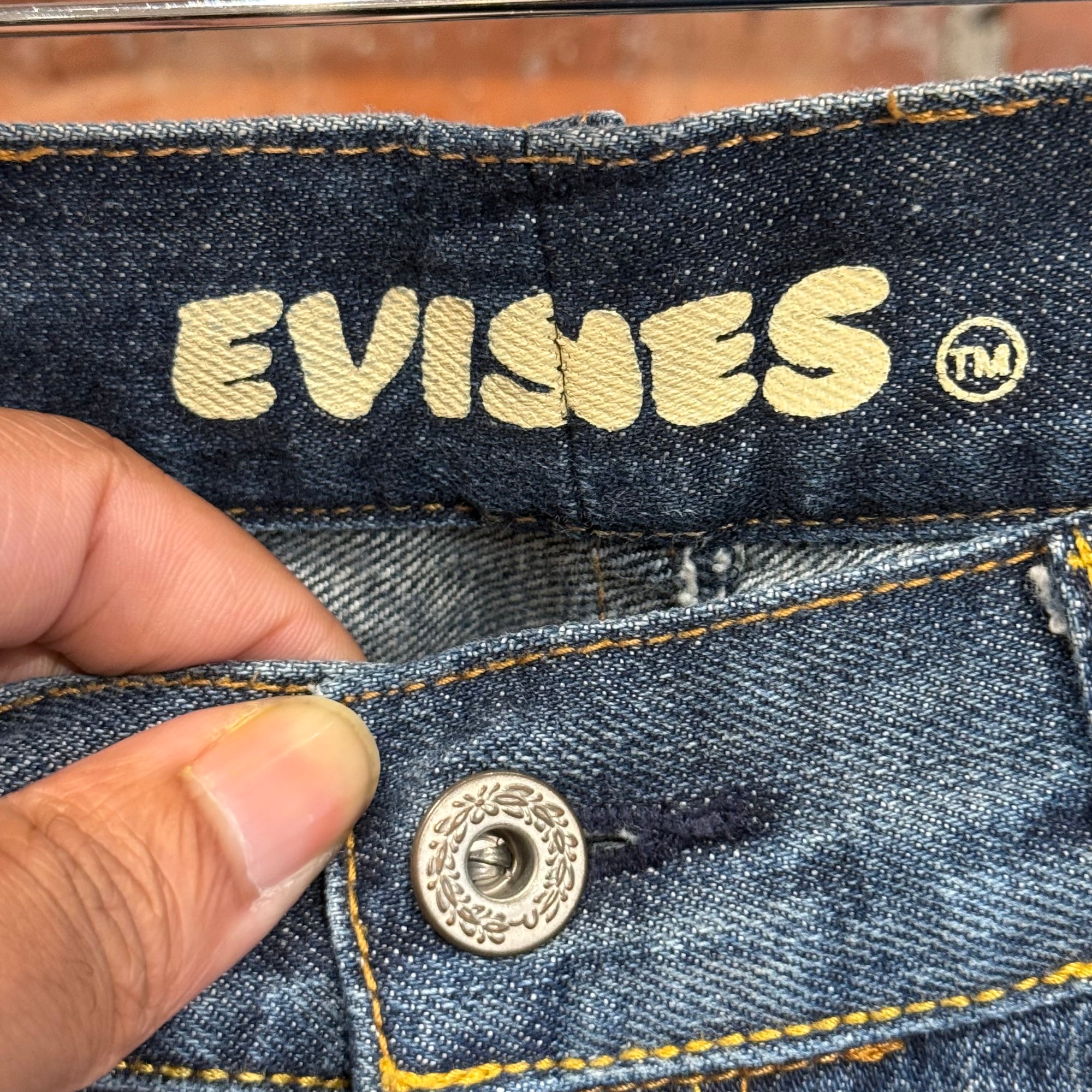 EVISU GENES THIN GULL SLIM STRAIGHT DENIM ‘FADED INDIGO/WHITE’