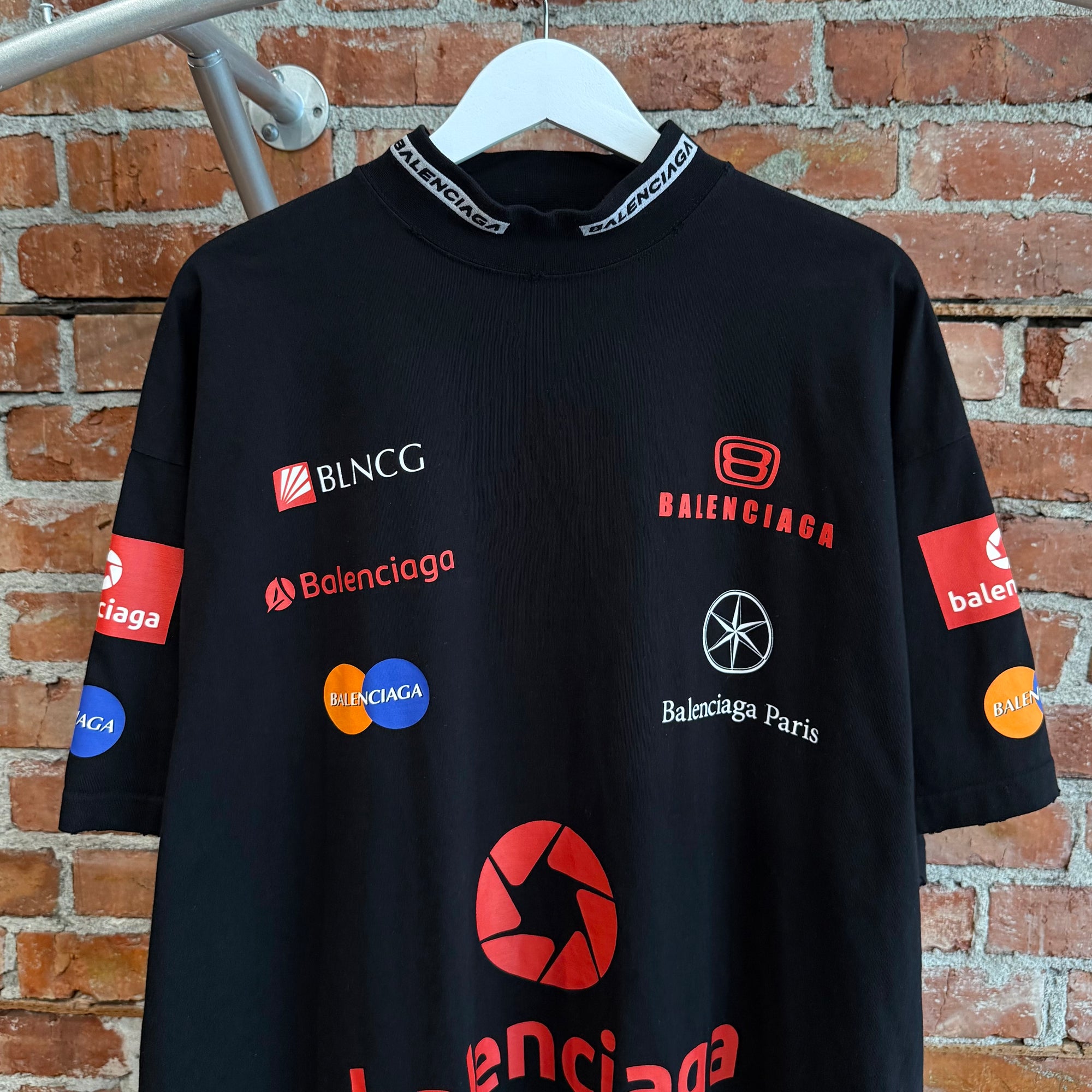 BALENCIAGA FW23 SAMPLE 3B TOP LEAGUE RACING LOGO TEE ‘BLACK’