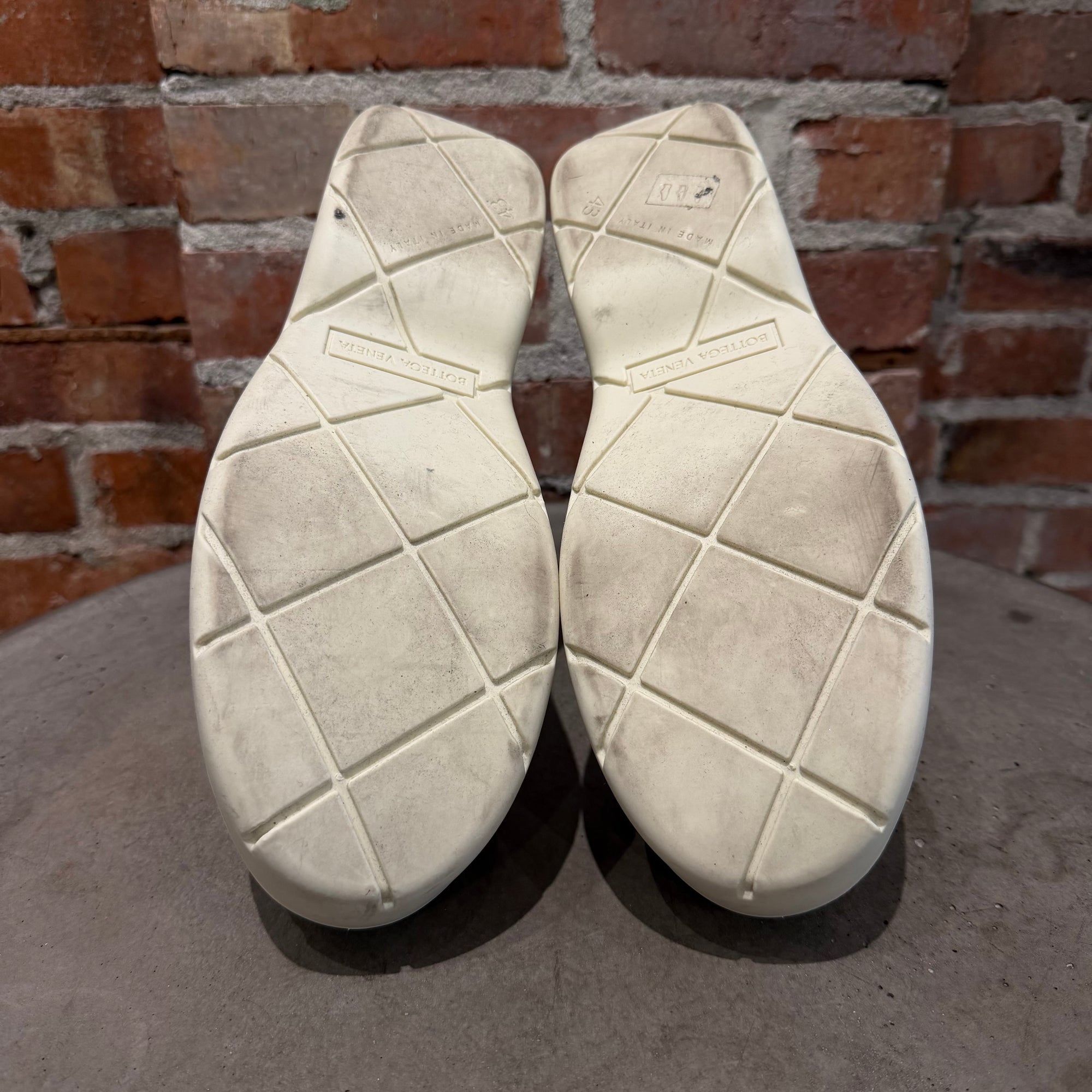 BOTTEGA VENETA PUDDLE BOOTS ‘SALT’