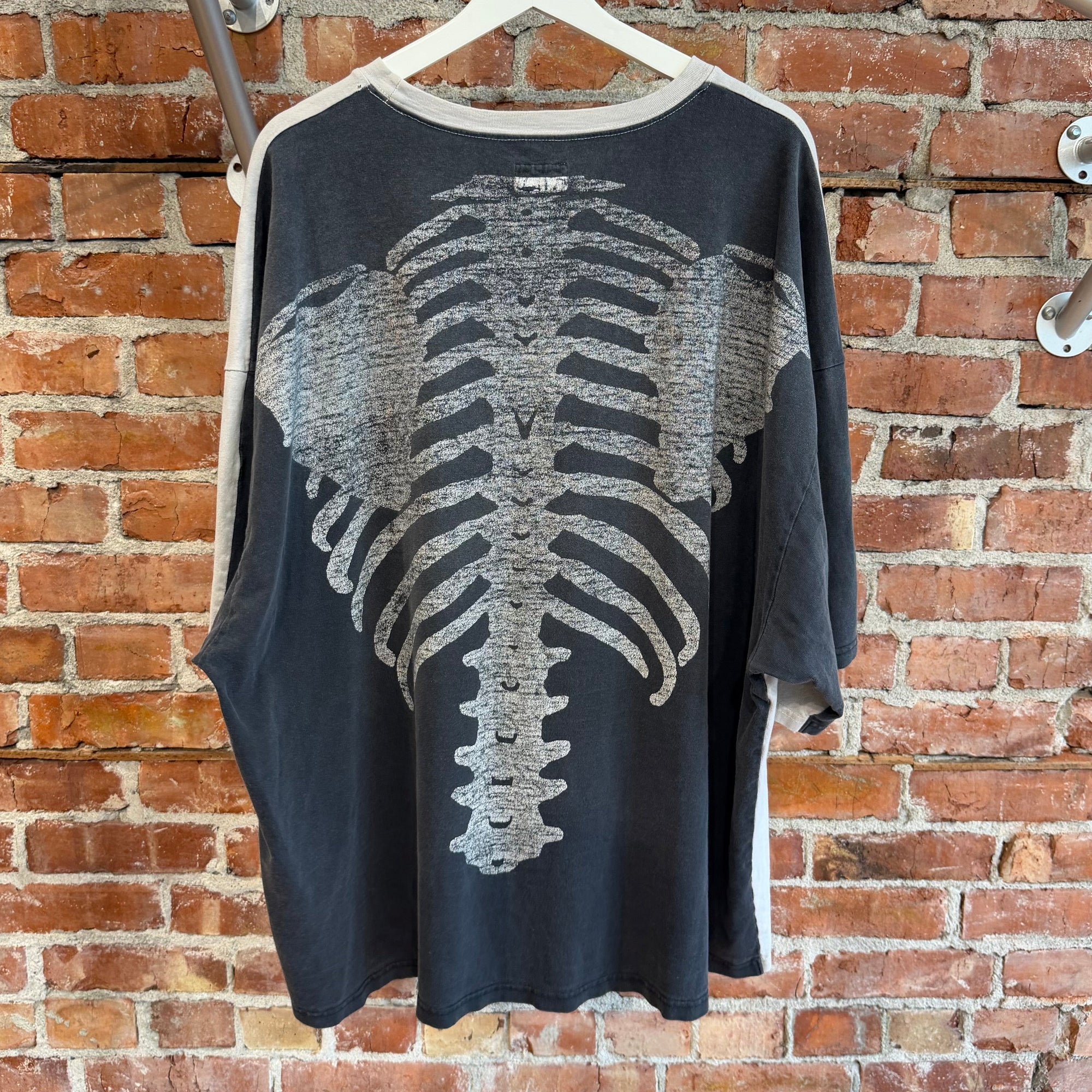 KAPITAL TWO TONE SKELETON TEE ‘BLACK/GREY’