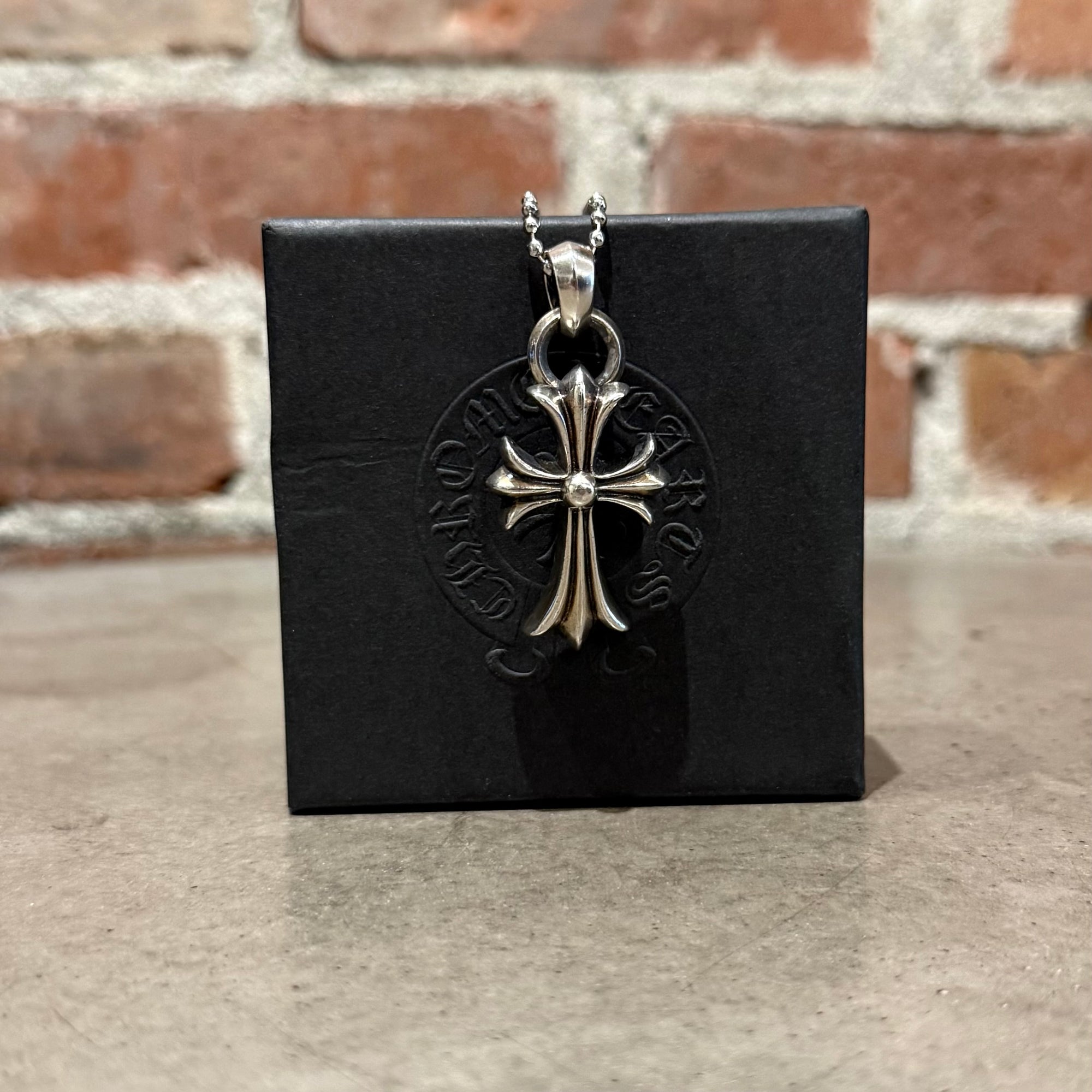 CHROME HEARTS SMALL CROSS W/ BALE NECKLACE ‘SILVER’