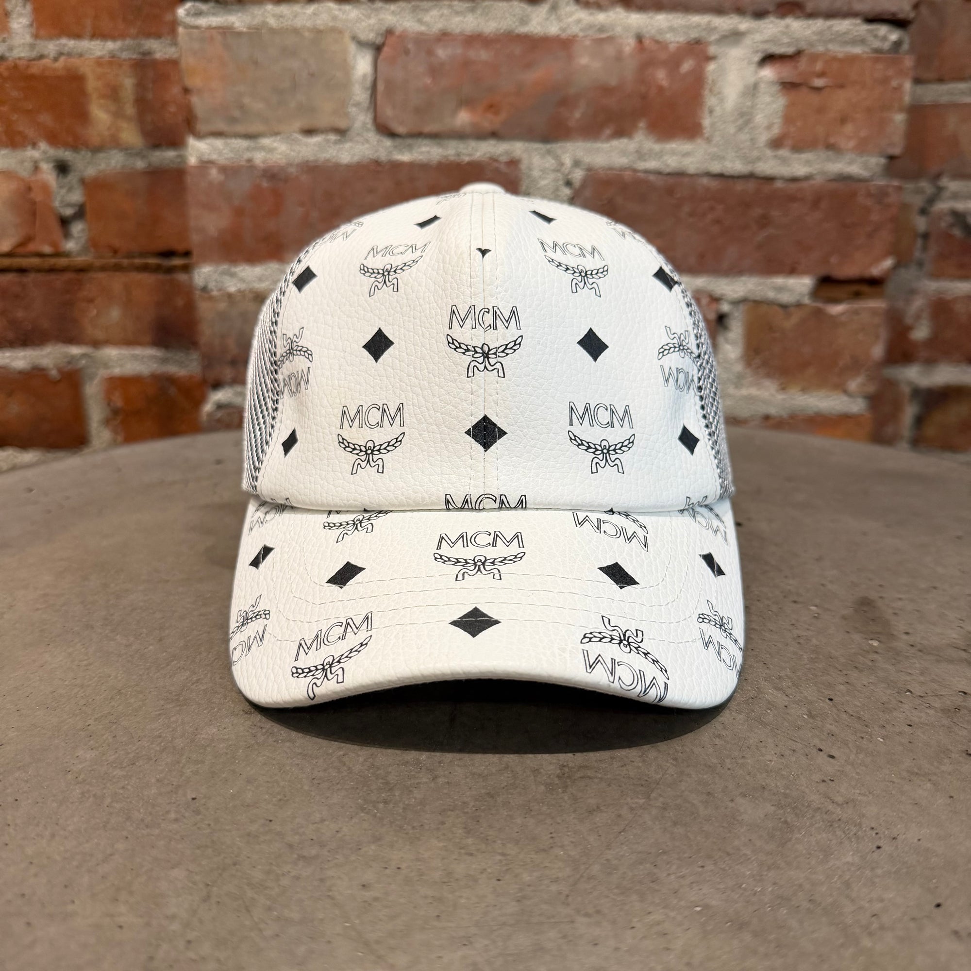 MCM VISETOS LEATHER TRUCKER HAT ‘WHITE’