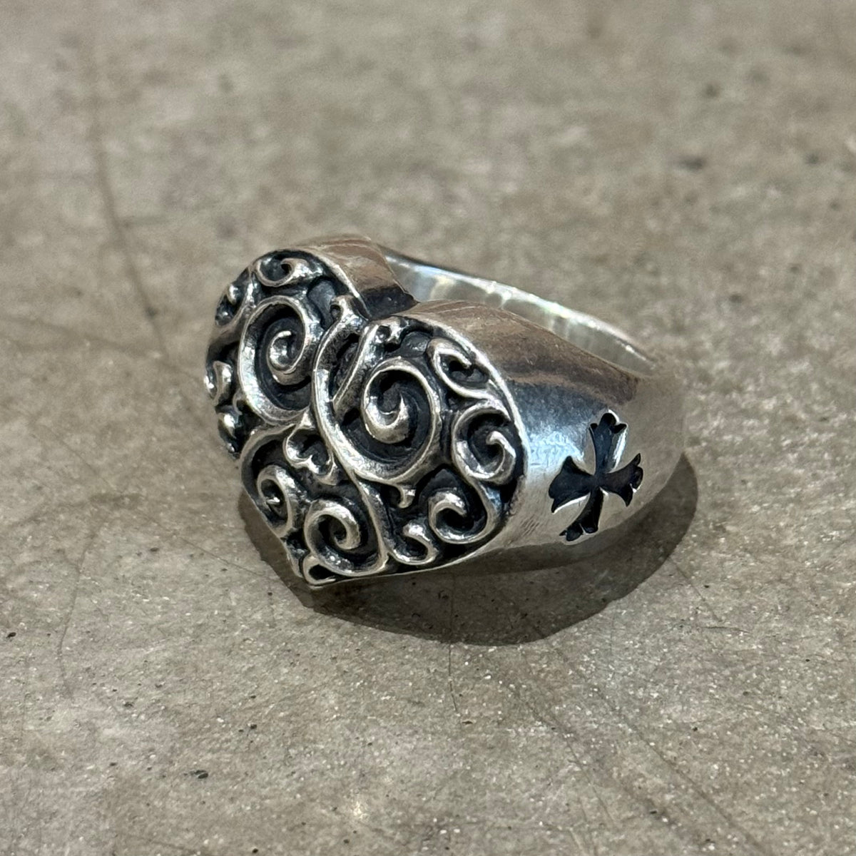 GABORATORY R-7 HEART RING ‘SILVER’