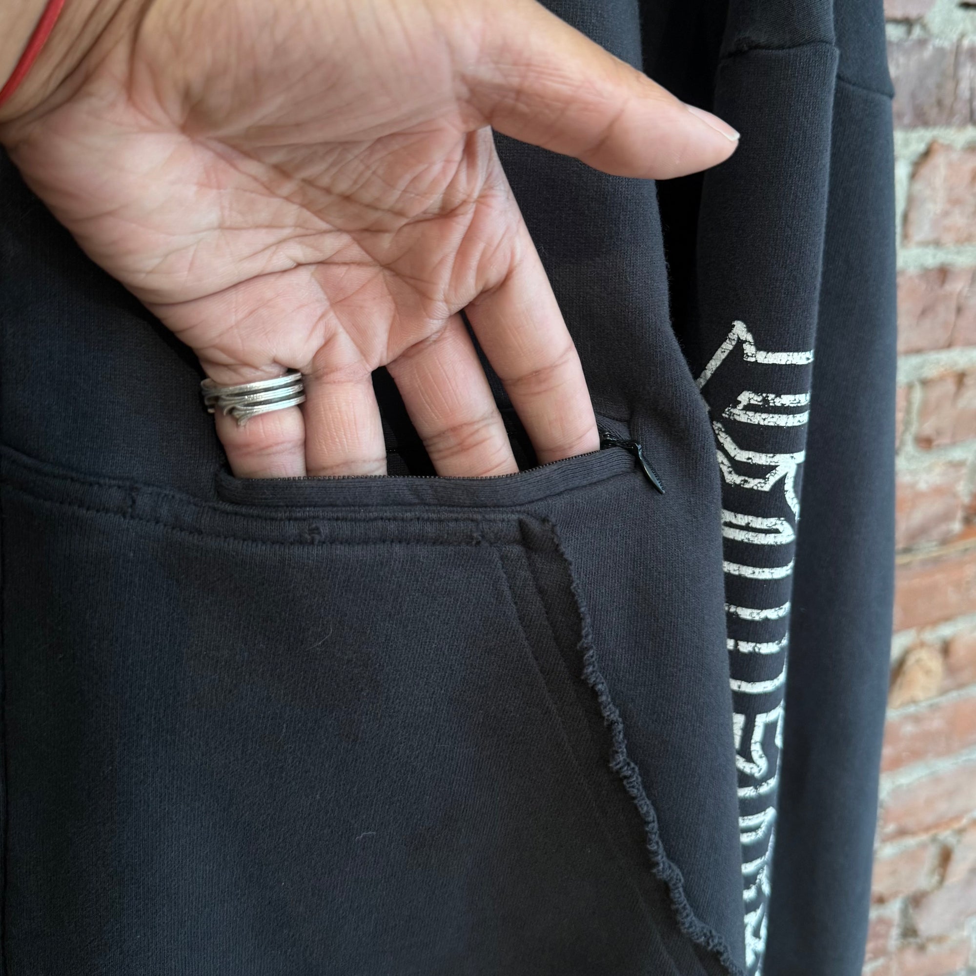 BALENCIAGA FW25 BLACKLETTER SCRIPT PULLED ZIP HOODIE ‘BLACK’