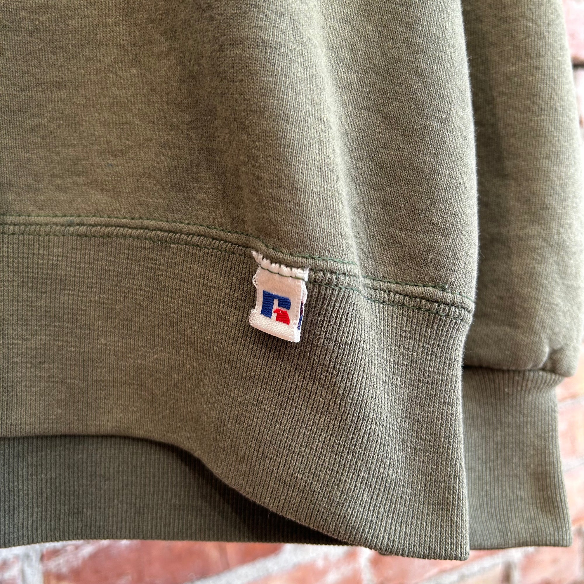 RUSSELL ATHETLIC 90S VINTAGE FADER CREWNECK ‘FADED OLIVE’