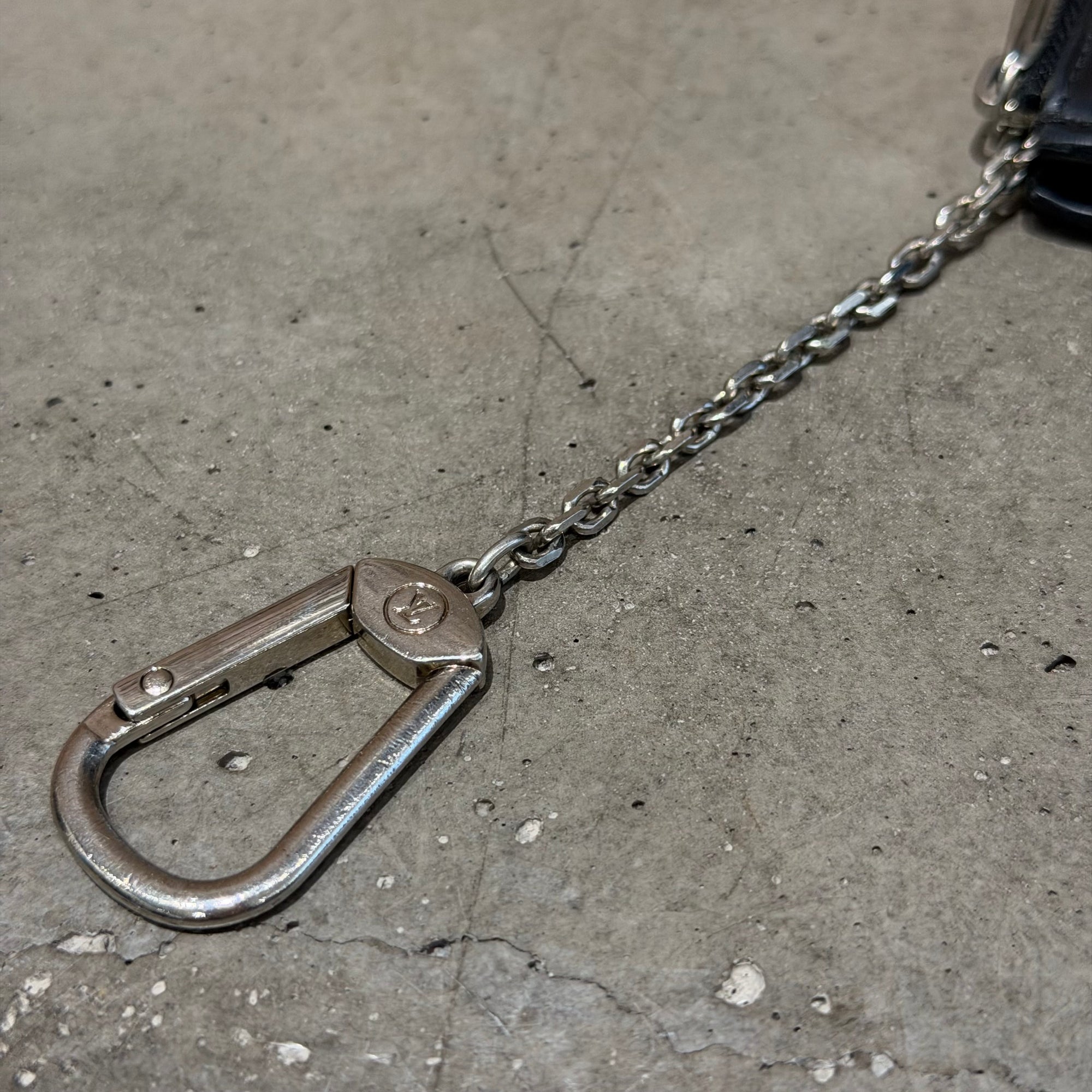 LOUIS VUITTON EPI LEATHER CHAIN CARDHOLDER ‘BLACK’
