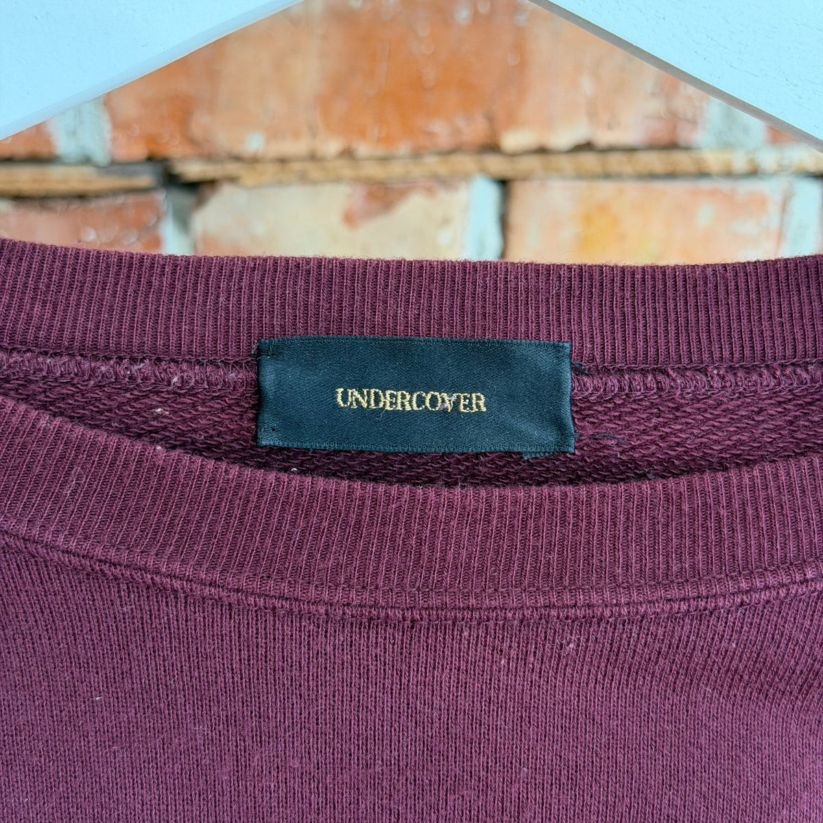 UNDERCOVER AW17 "BRAINWASHED GENERATION" MEDIA IS GOD CREWNECK ‘MAROON’