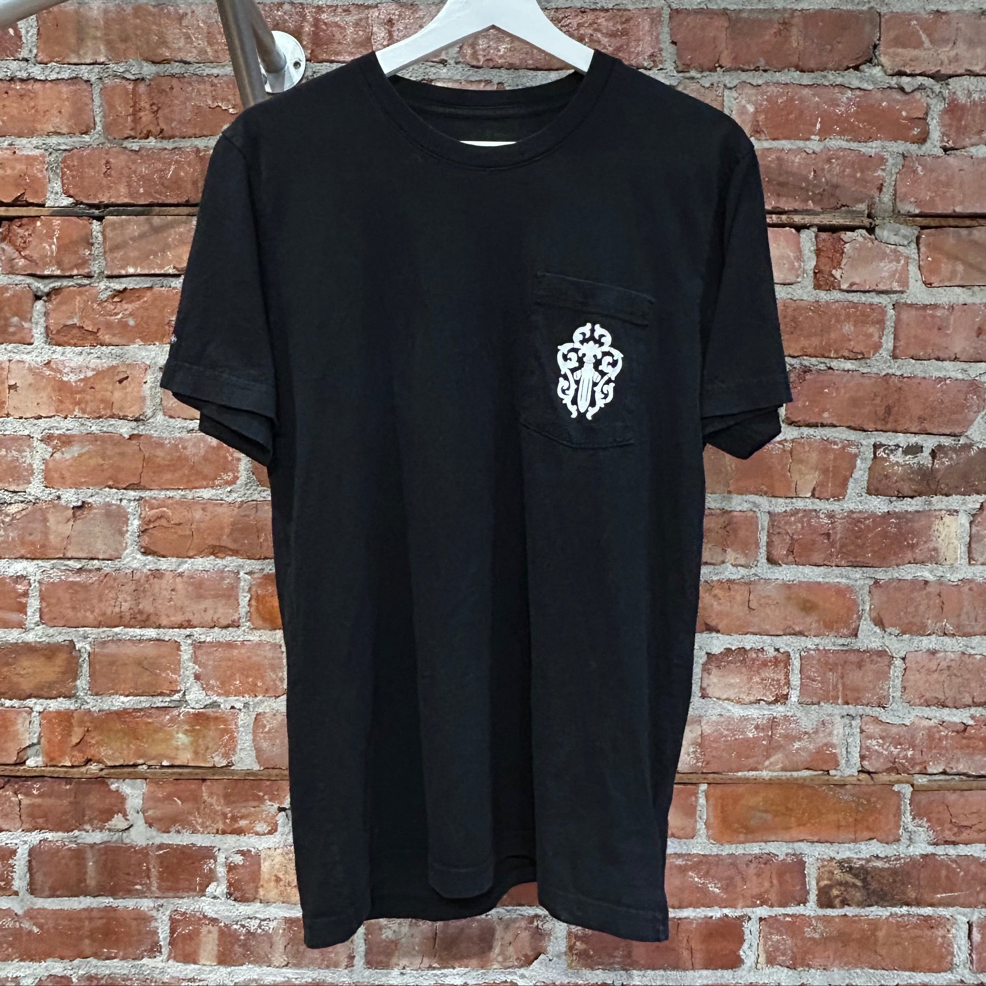 CHROME HEARTS VINE DAGGER POCKET TEE ‘BLACK’