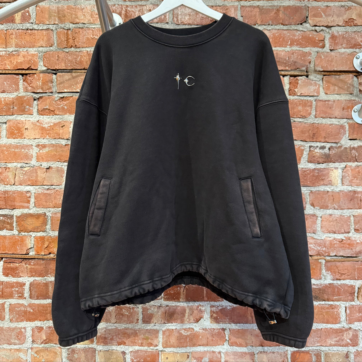 THUG CLUB POCKET CREWNECK ‘BLACK’