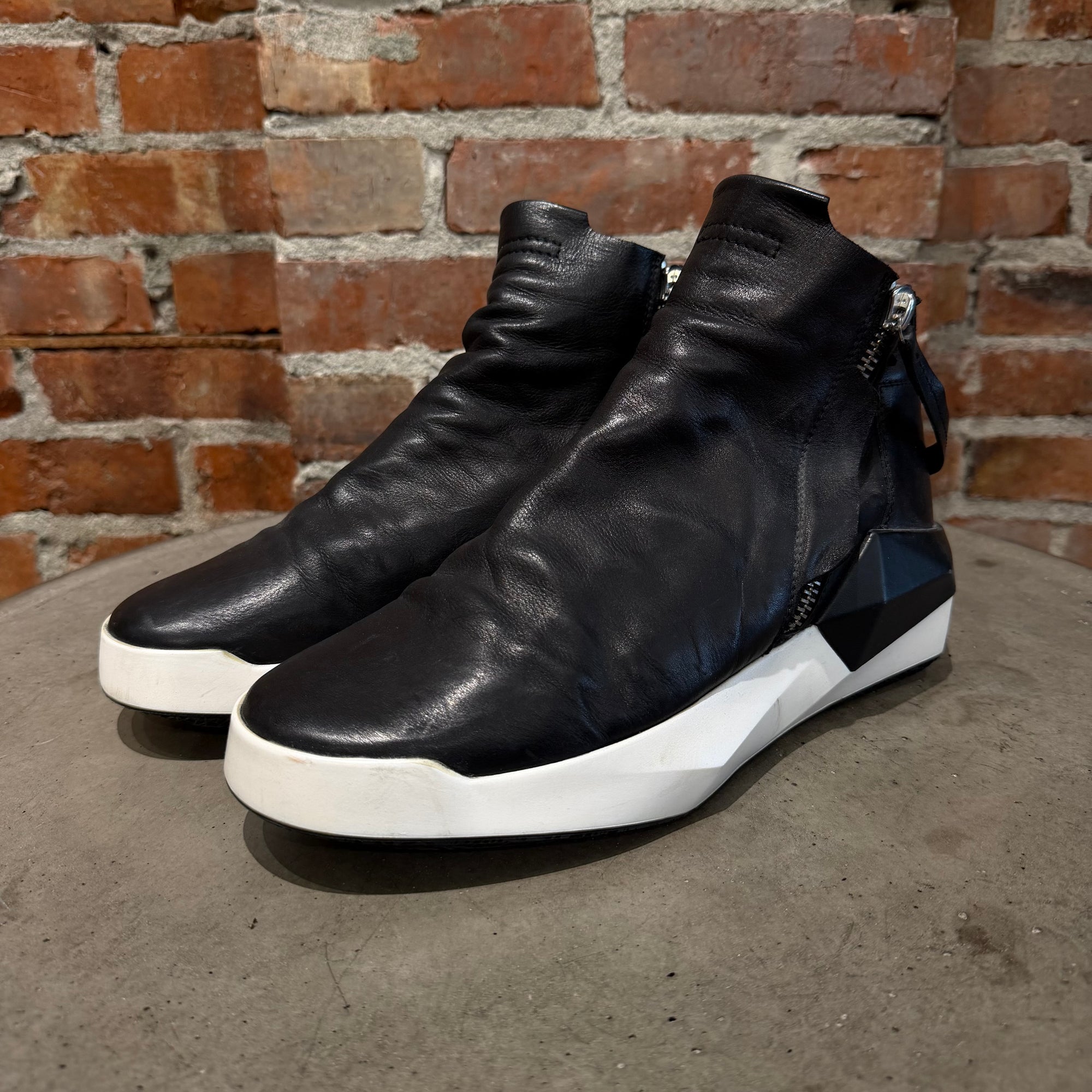 CINZIA ARAIA HIGHTOP LEATHER SNEAKERS ‘BLACK’