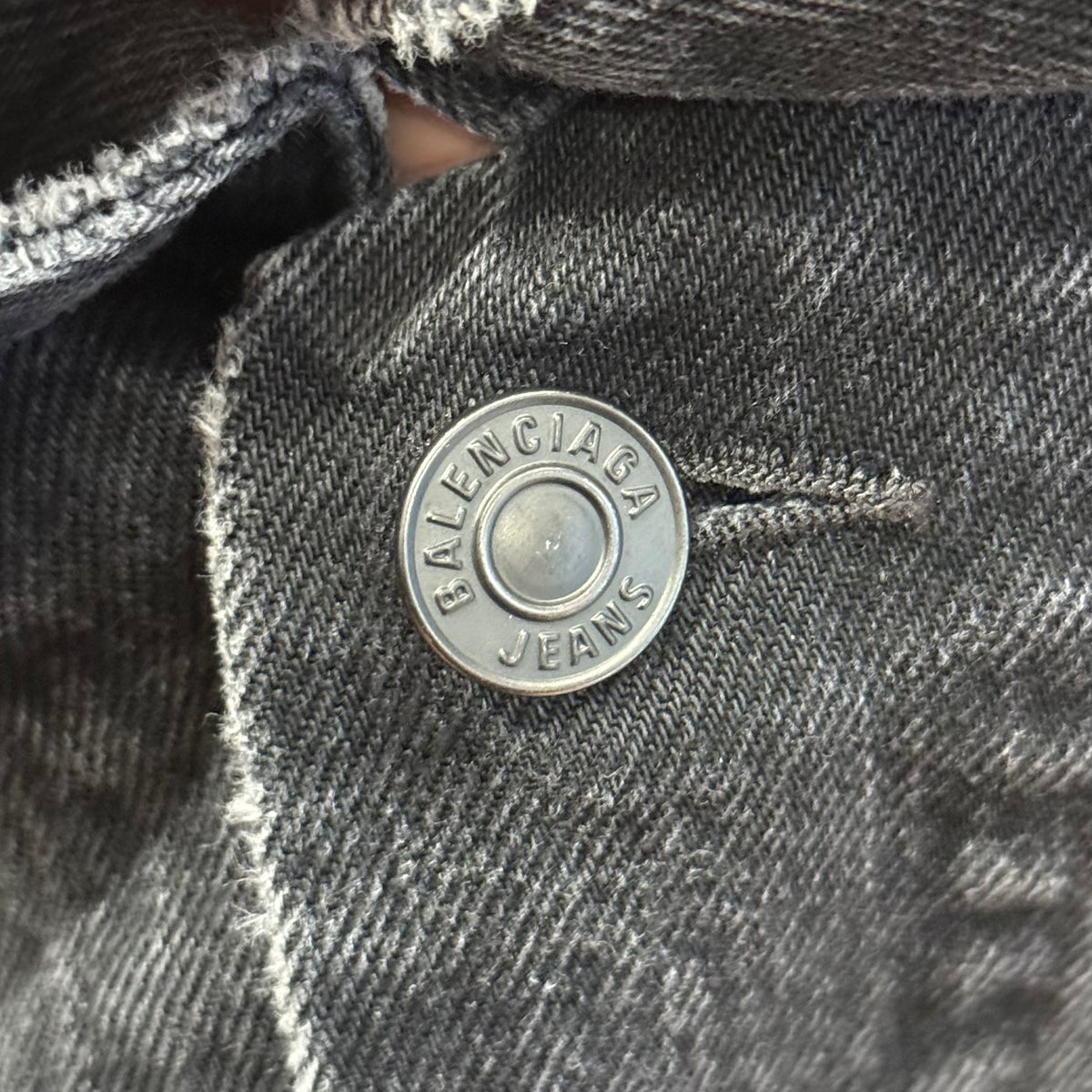 BALENCIAGA FW22 3B DISTRESSED DENIM JACKET ‘BLACK’