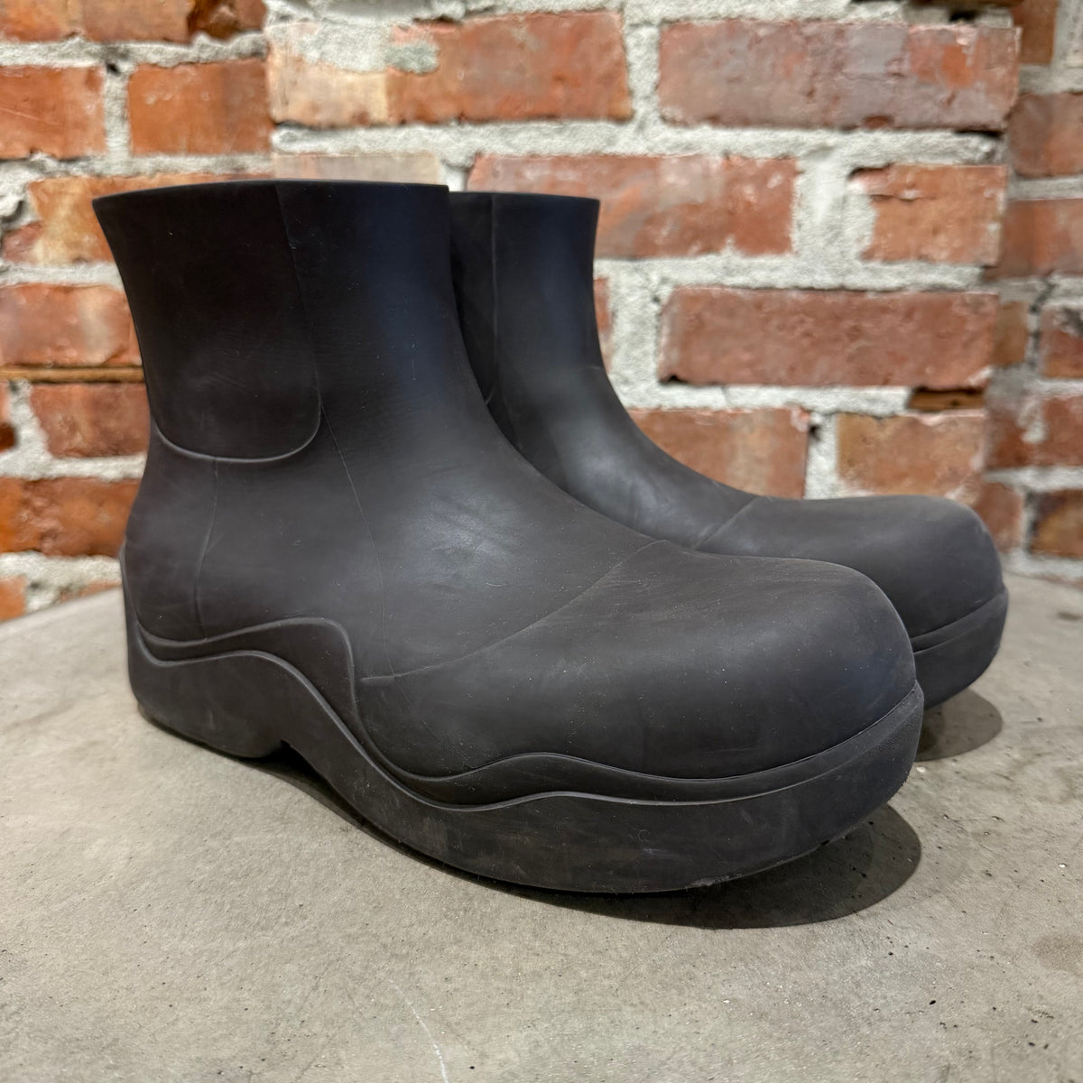 BOTTEGA VENETA PUDDLE BOOTS ‘CHOCOLATE’