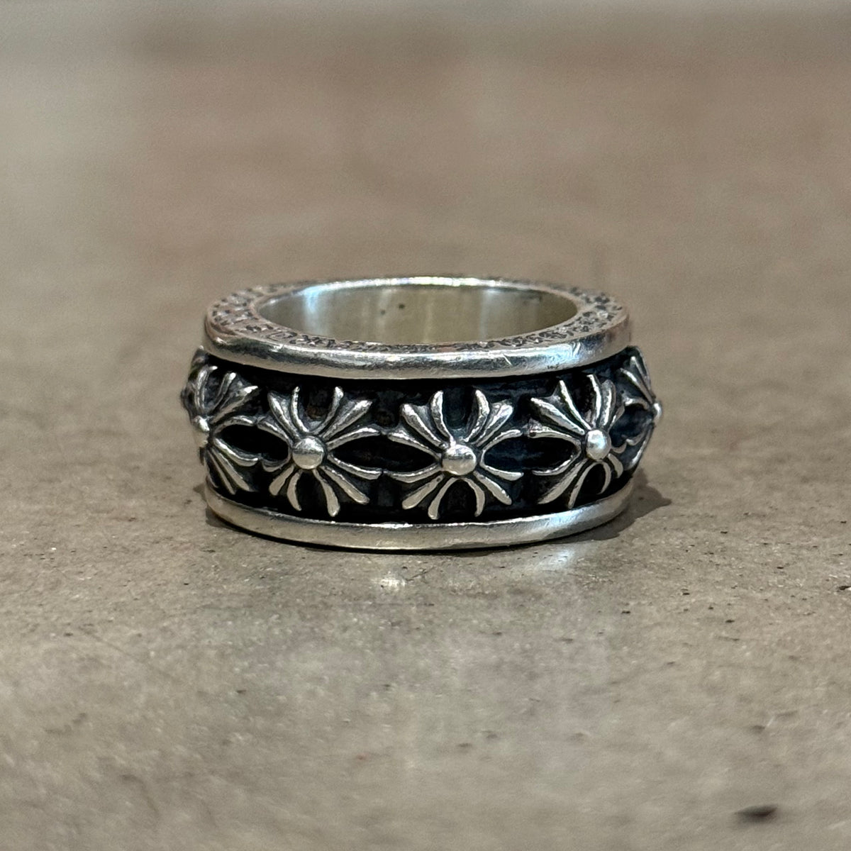 CHROME HEARTS PLUS CROSS SPINNER RING ‘SILVER’