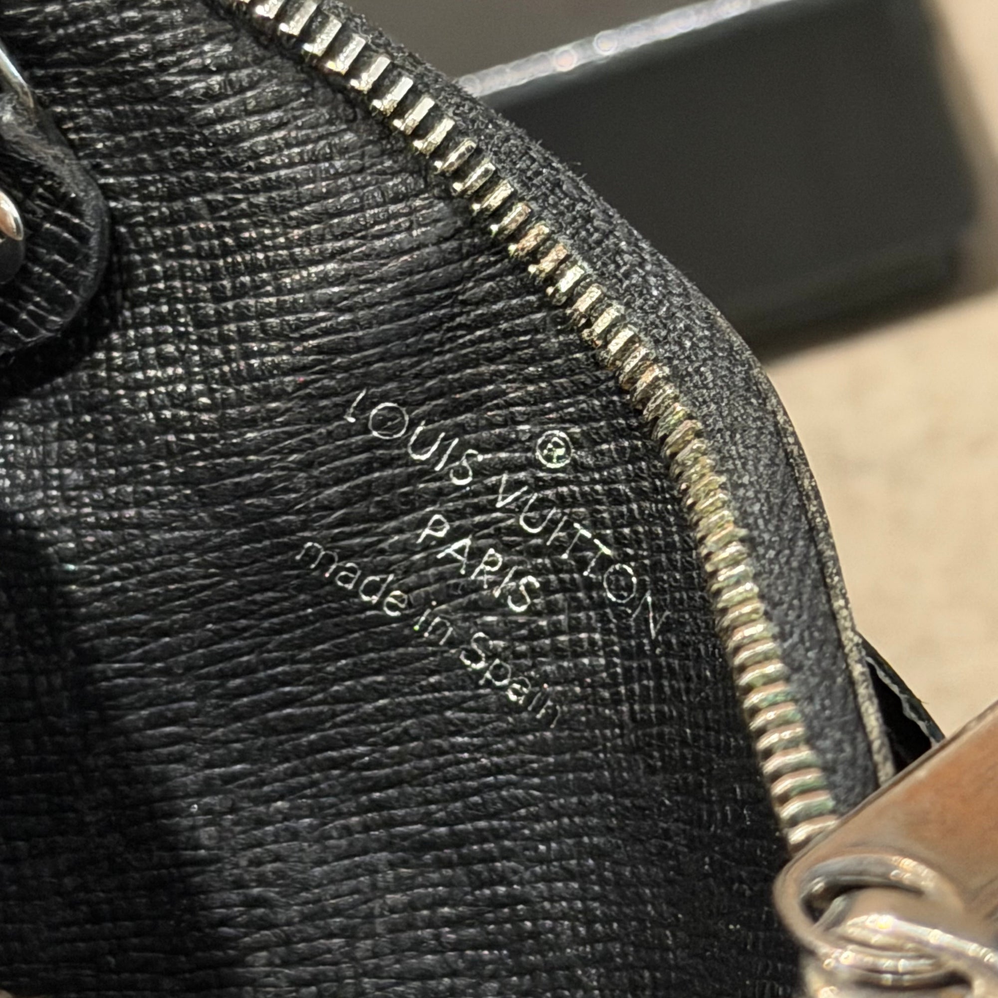 LOUIS VUITTON EPI LEATHER CHAIN CARDHOLDER ‘BLACK’