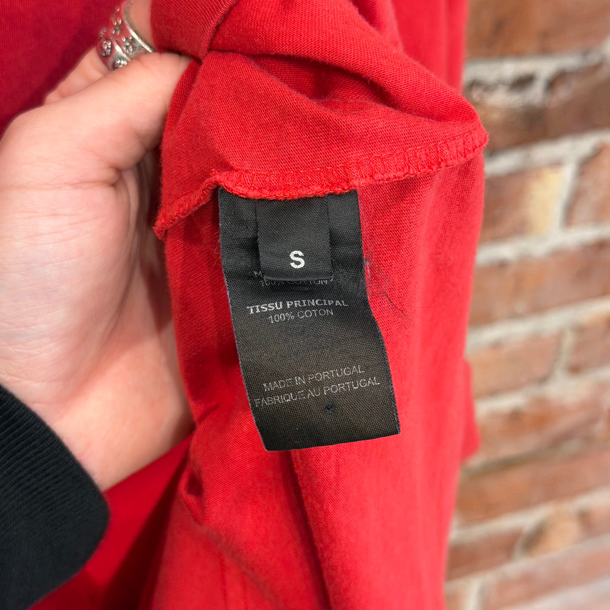 VETEMENTS AW18 LOVE ME TO DEATH LONGSLEEVE ‘RED’