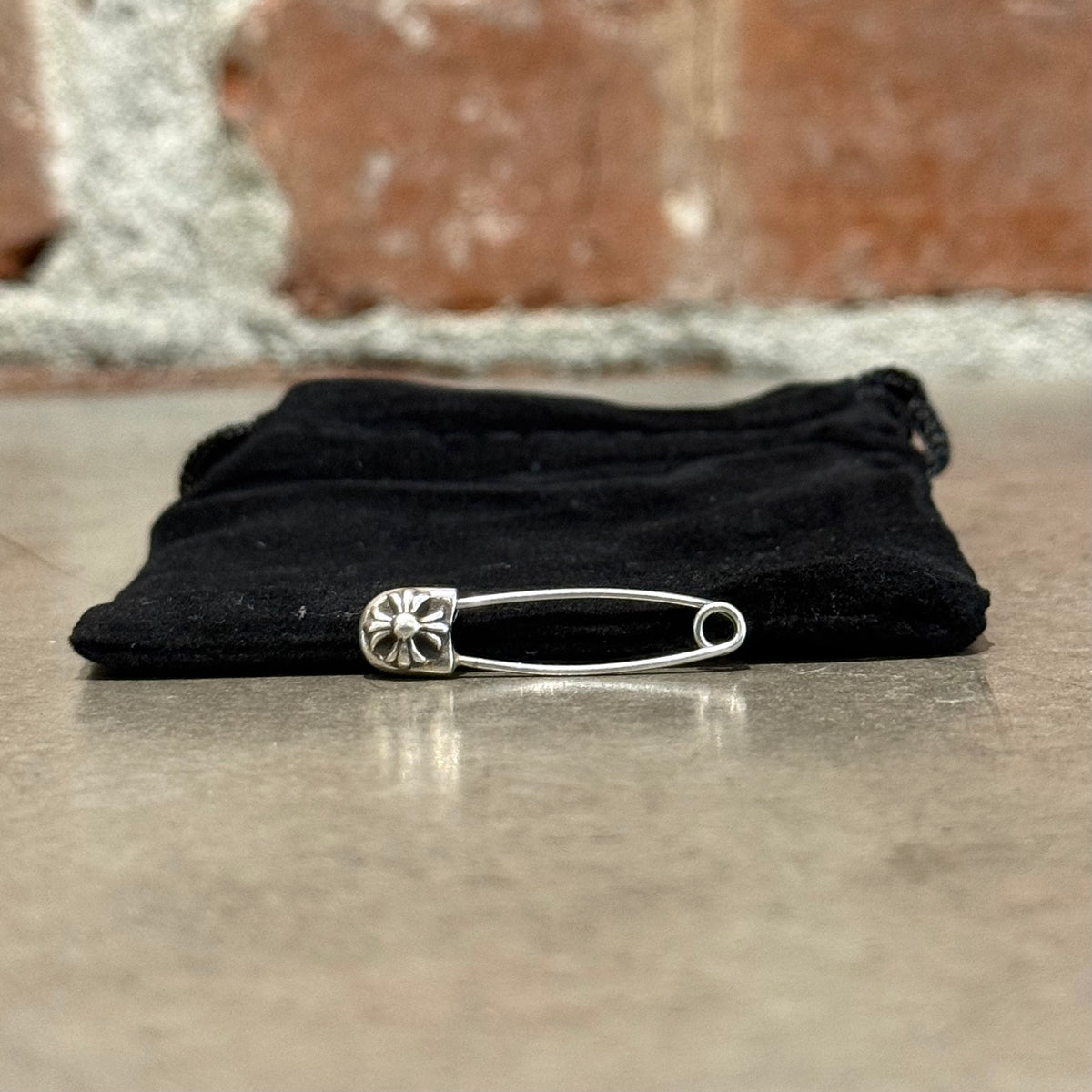 CHROME HEARTS SMALL SAFETY PIN ‘SILVER’