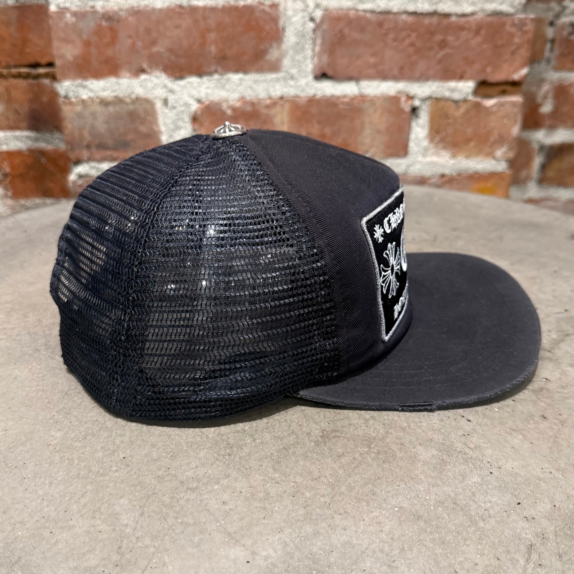 CHROME HEARTS VINTAGE HOLLYWOOD TRUCKER HAT ‘BLACK’