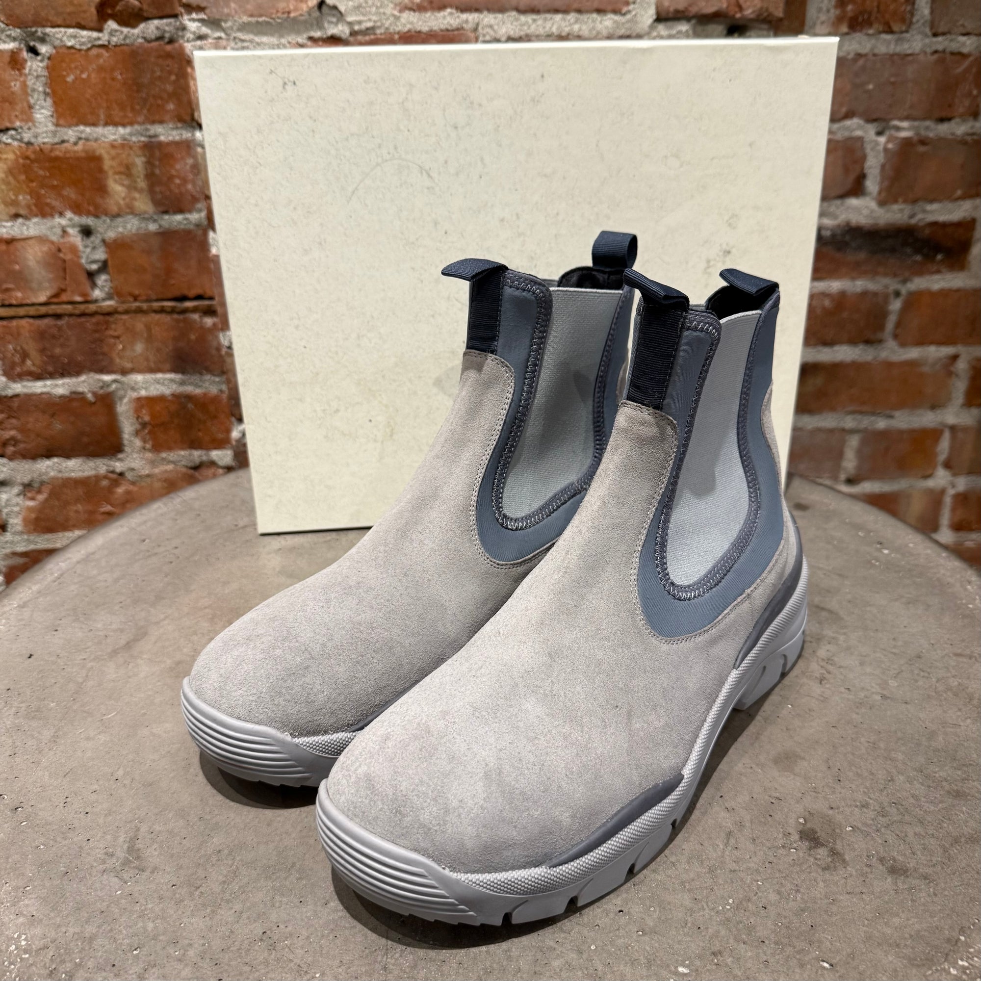 JOHN ELLIOTT CALDERA CHELSEA BOOTS ‘GREY’