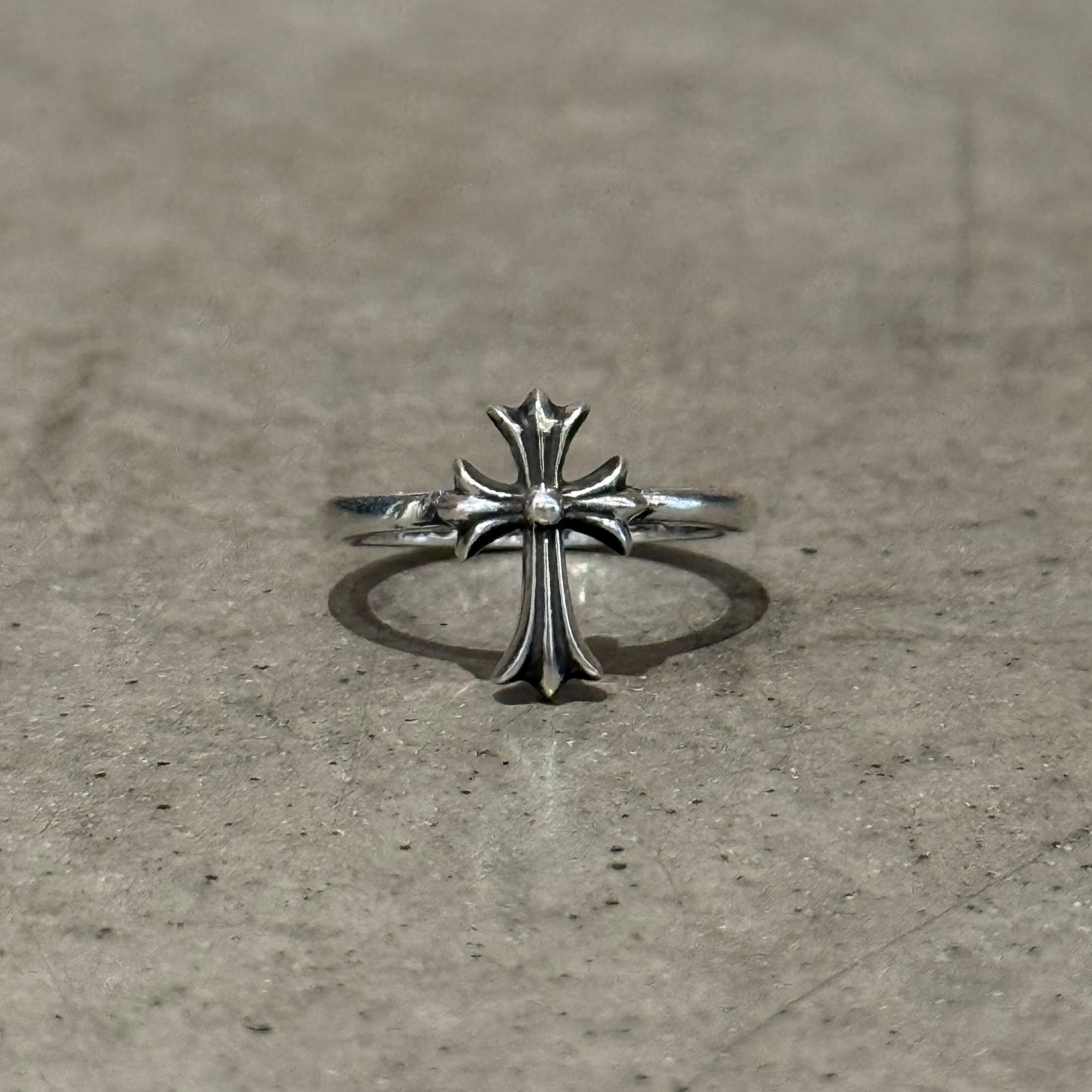 CHROME HEARTS CROSS BUBBLE GUM RING ‘SILVER’