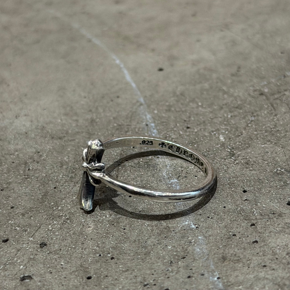 CHROME HEARTS CROSS BUBBLEGUM RING ‘SILVER’