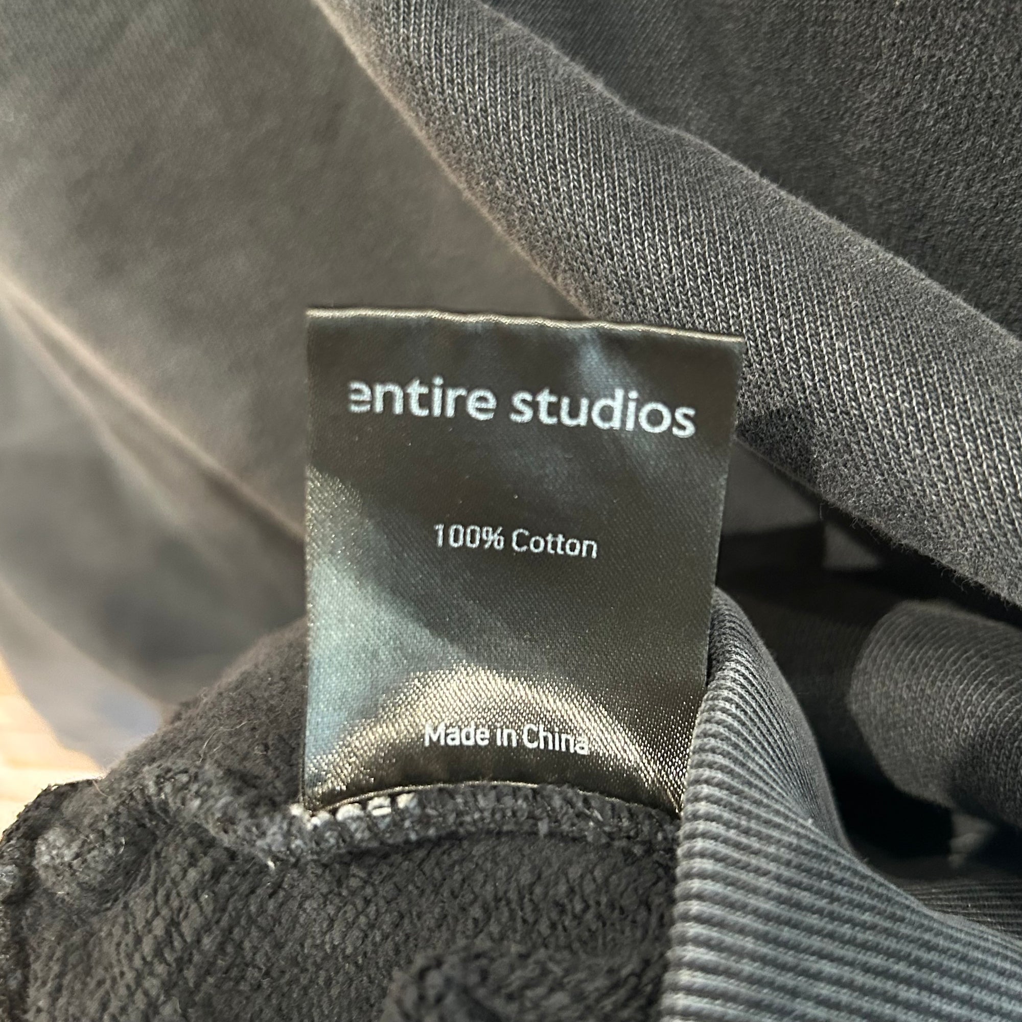 ENTIRE STUDIOS CREWNECK ‘WASHED BLACK’