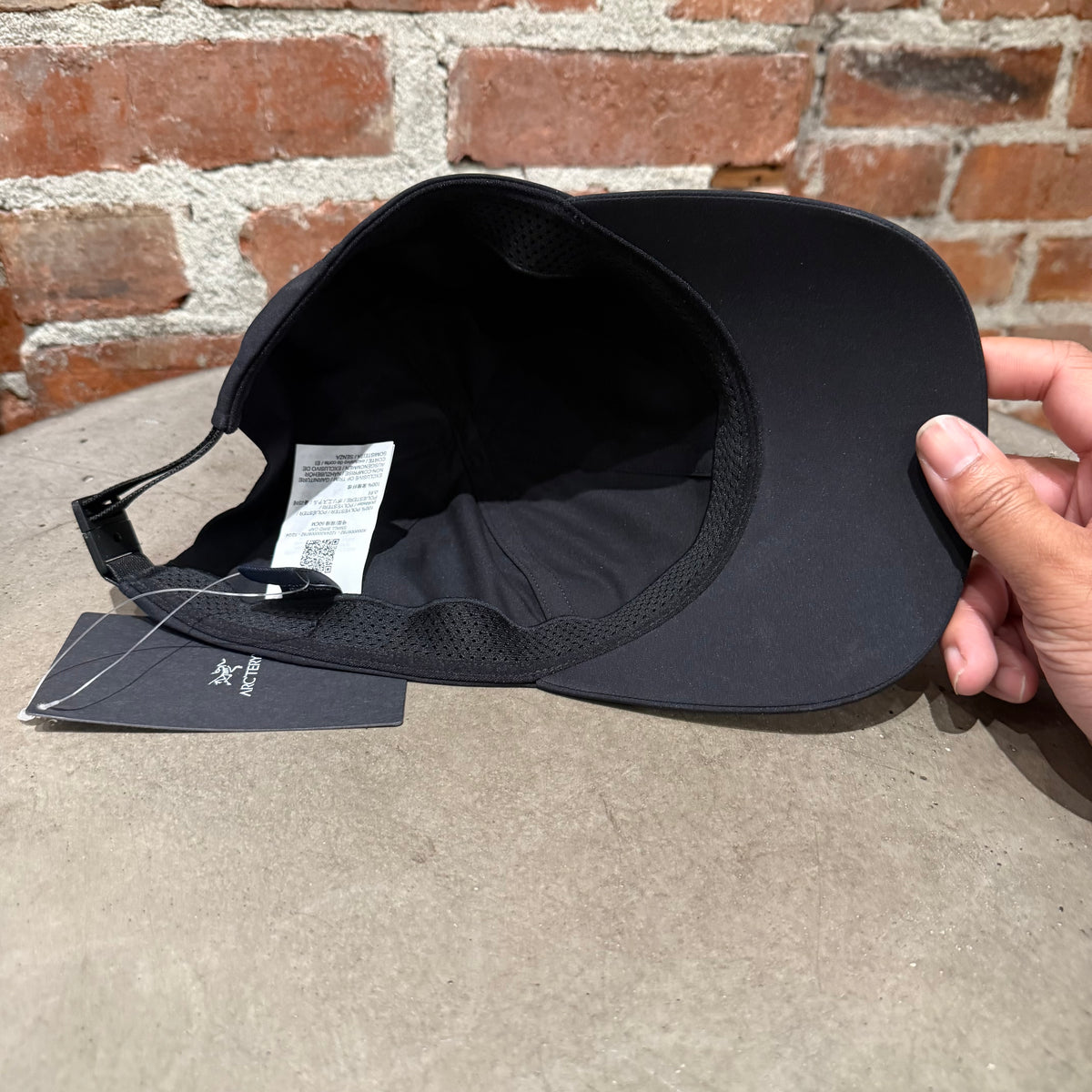 ACRTERYX 24K SMALL BIRD CAP ‘BLACK’