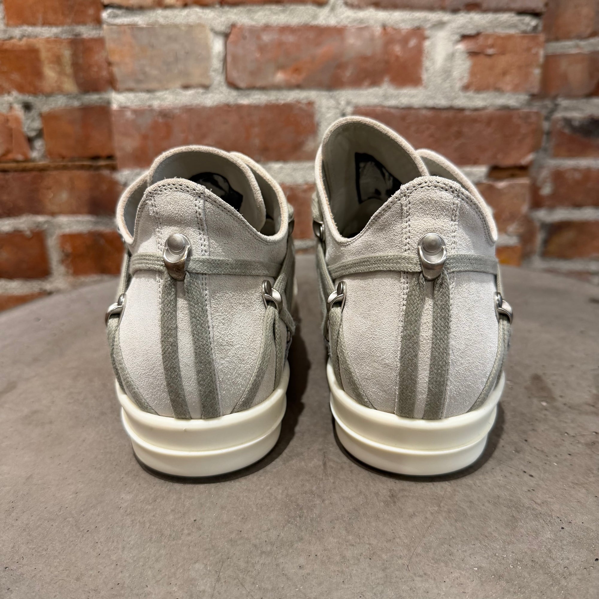 RICK OWENS SS25 MEGALACE RAMONE LOWS ‘DINGE/MILK’