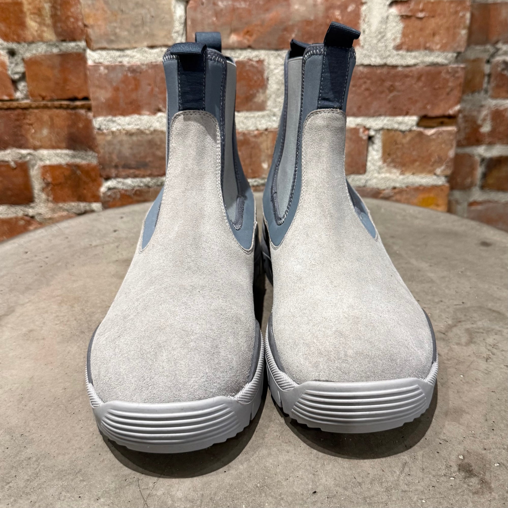 JOHN ELLIOTT CALDERA CHELSEA BOOTS ‘GREY’