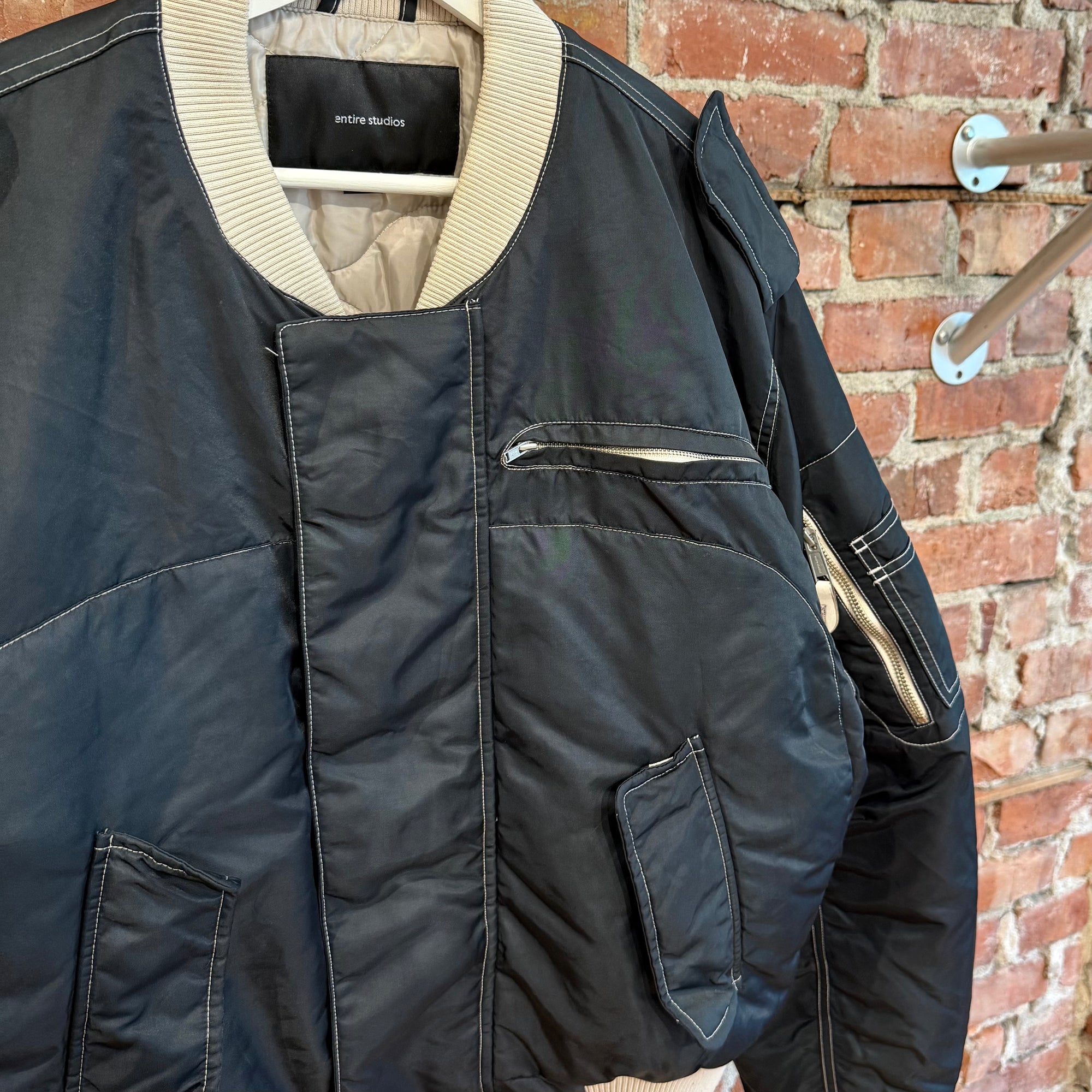 ENTIRE STUDIOS A-2 BOMBER JACKET ‘NAVY’