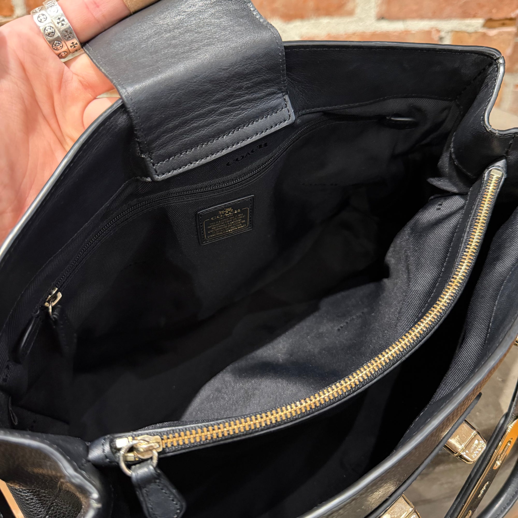 COACH SWAGGER CARRYALL SHOULDER BAG ‘BLACK’