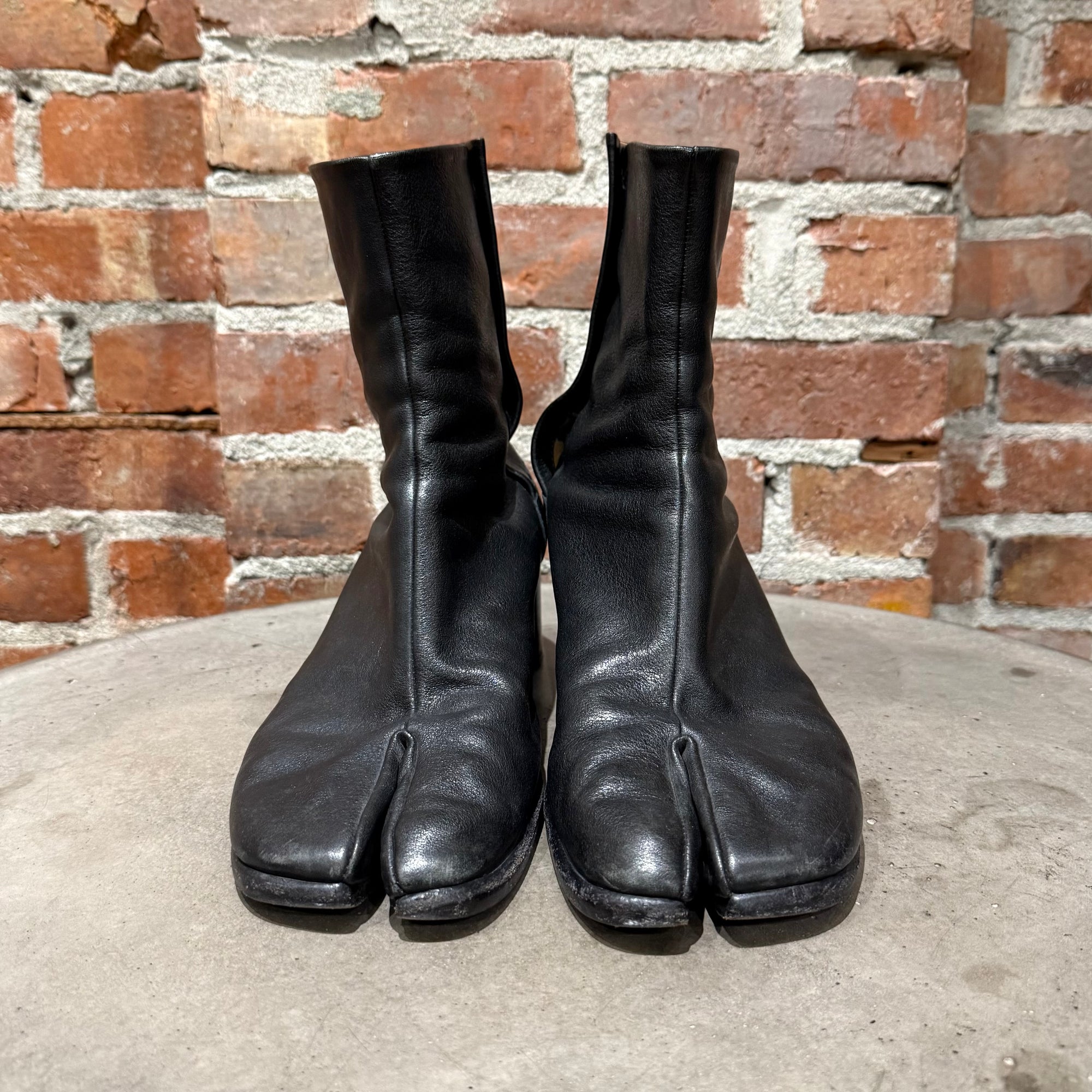 MAISON MARGIELA HEELED TABI BOOTS ‘BLACK’