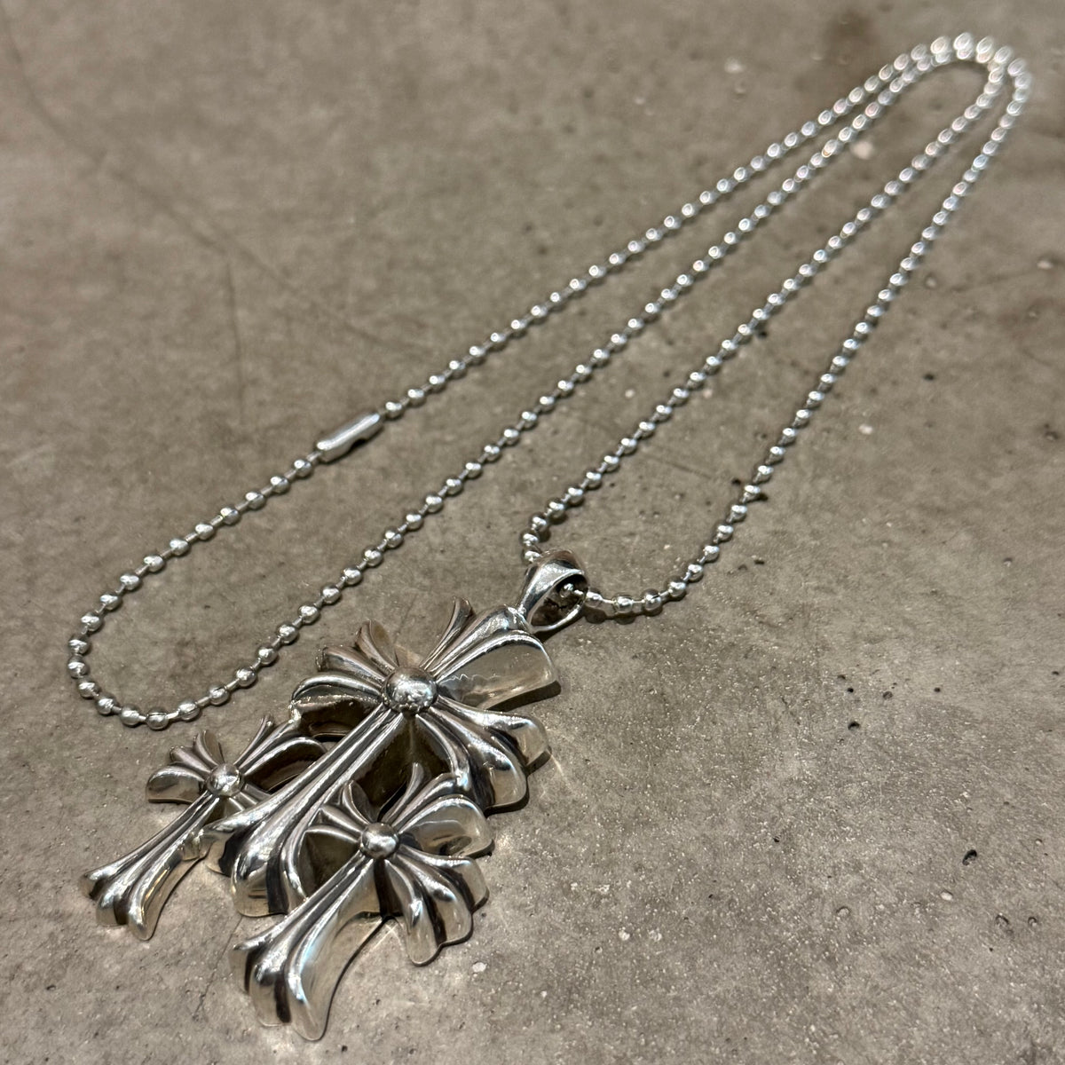 CHROME HEARTS SMALL TRIPLE CROSS NECKLACE ‘SILVER’