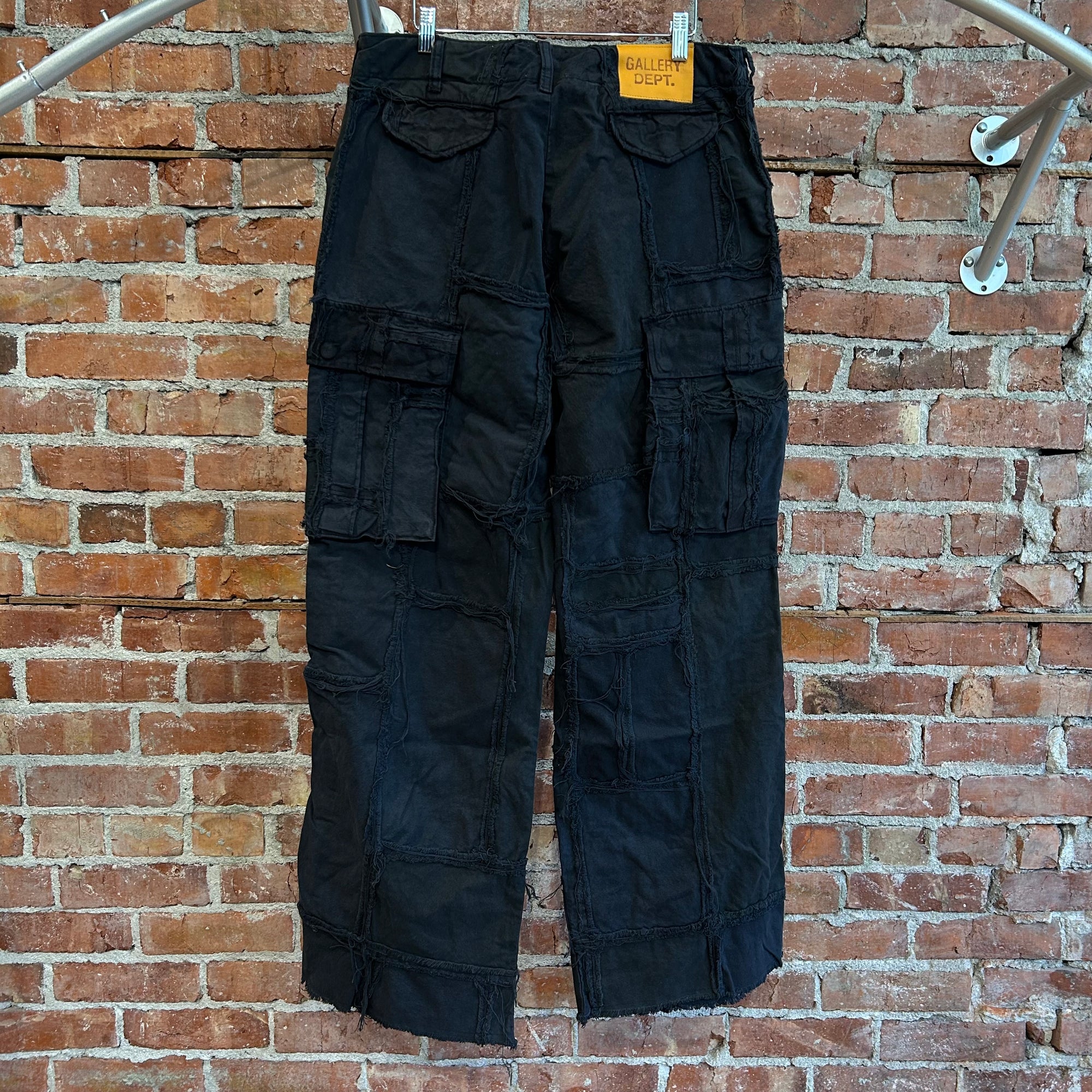 GALLERY DEPT. DISTRESSED PROGRAMMER CARGO PANTS ‘BLACK’