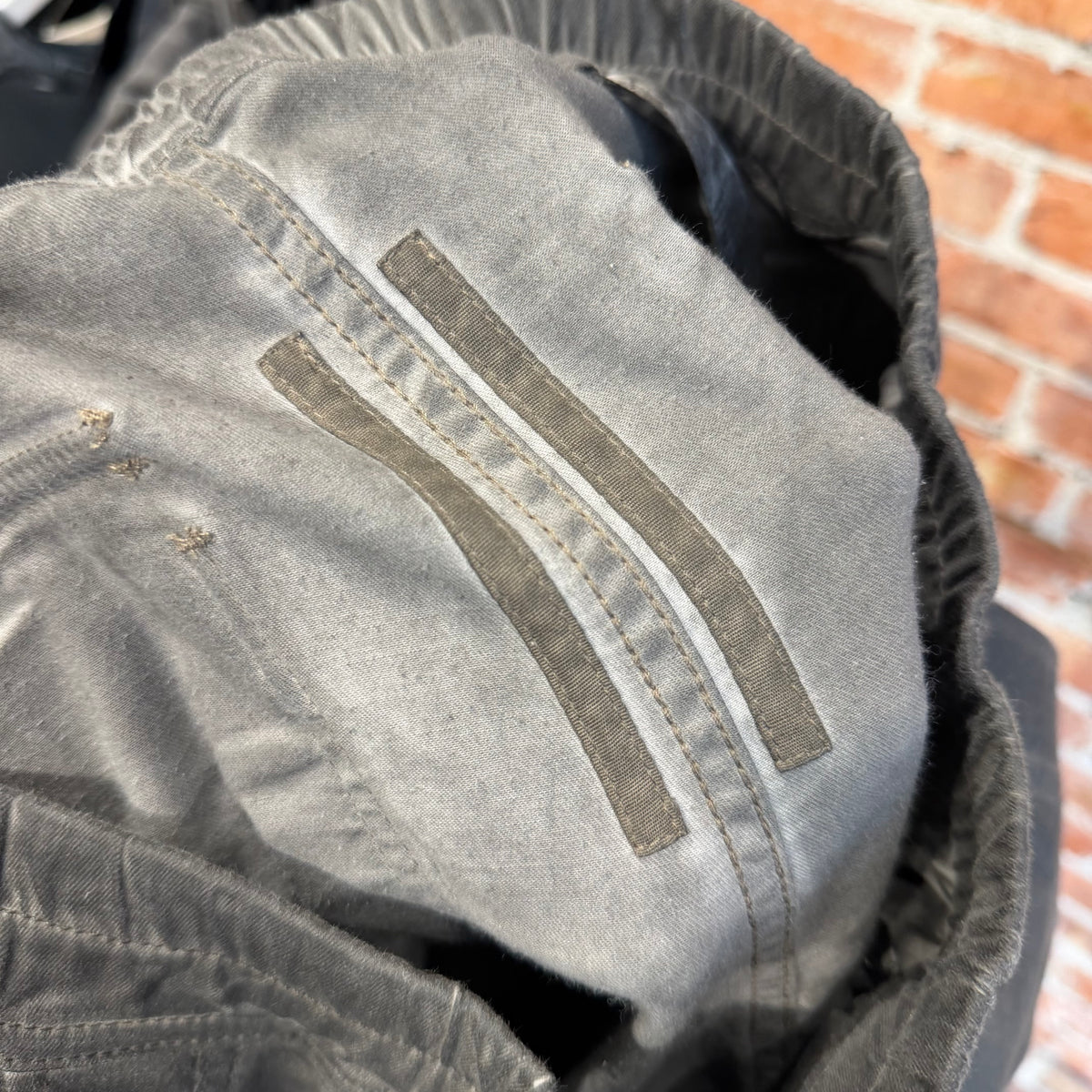 RICK OWENS SS23 EDFU DRKSHDW MASTADON CARGOS ‘DARK DUST’